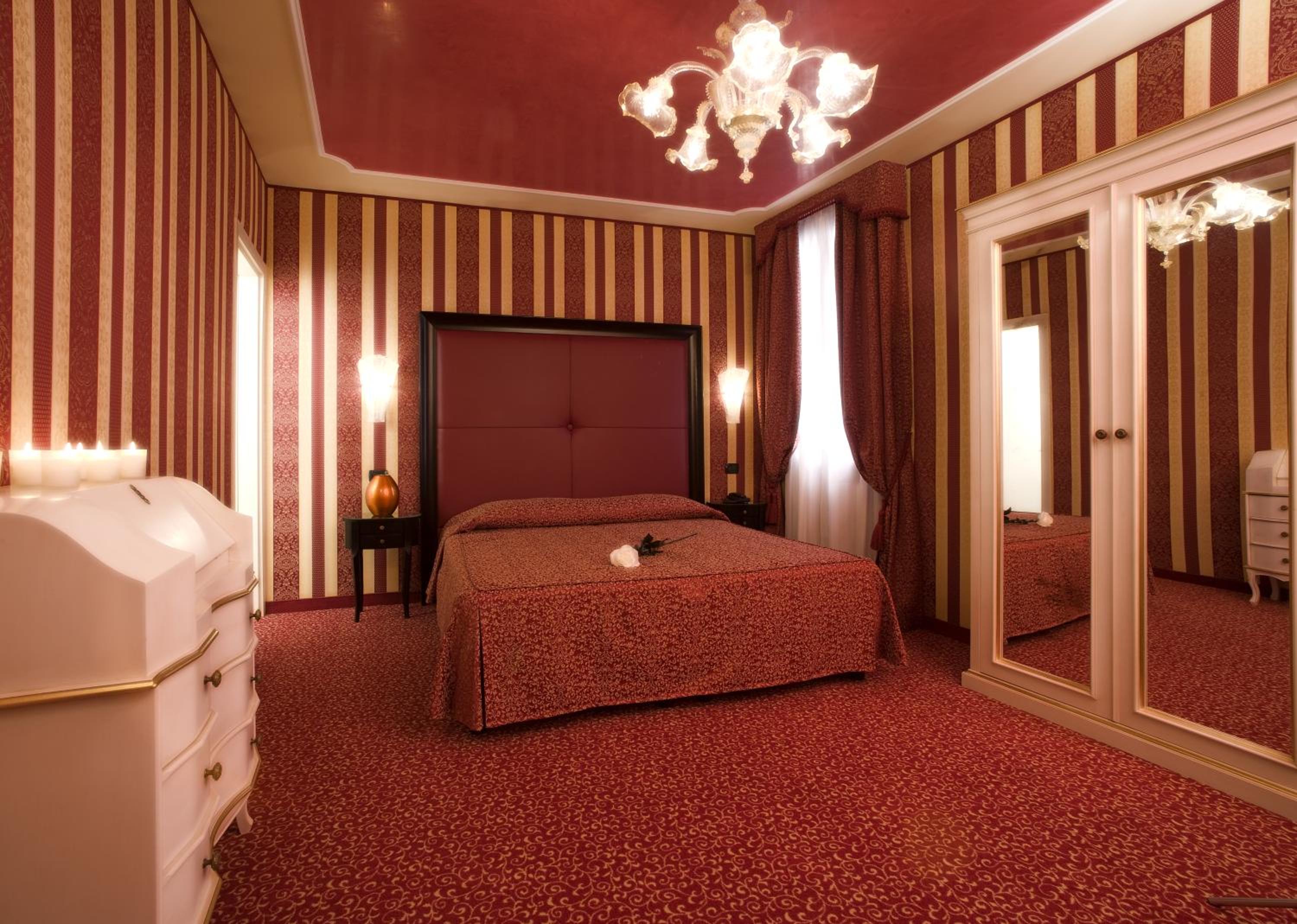 Superior Double Room with Canal View photo 1
