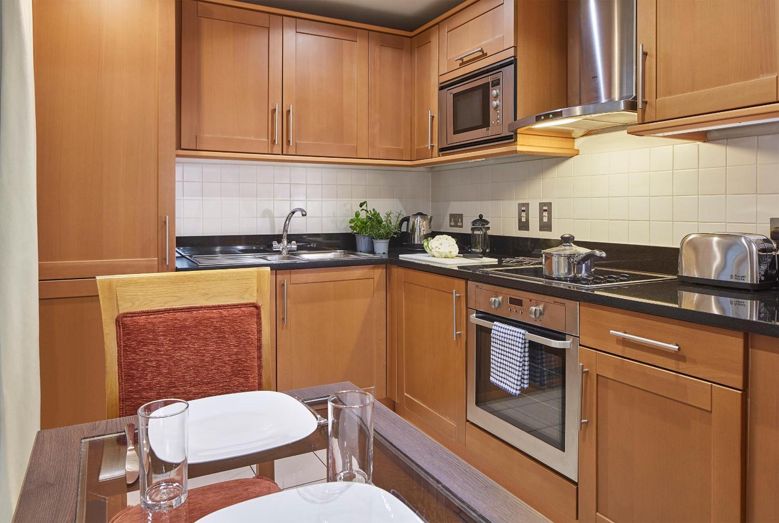 Studio Apartment thumbnail 6