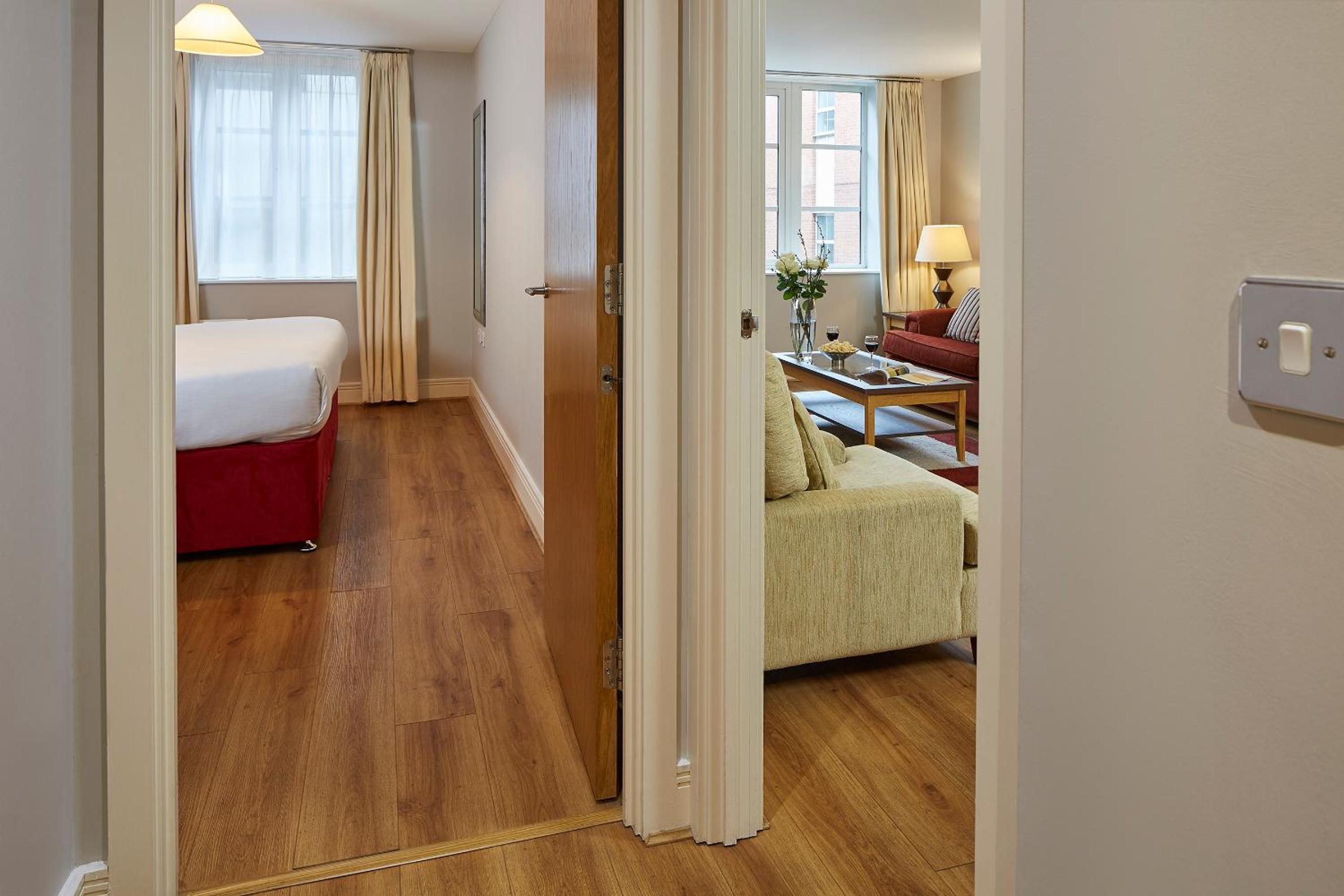 One-Bedroom Apartment thumbnail 6