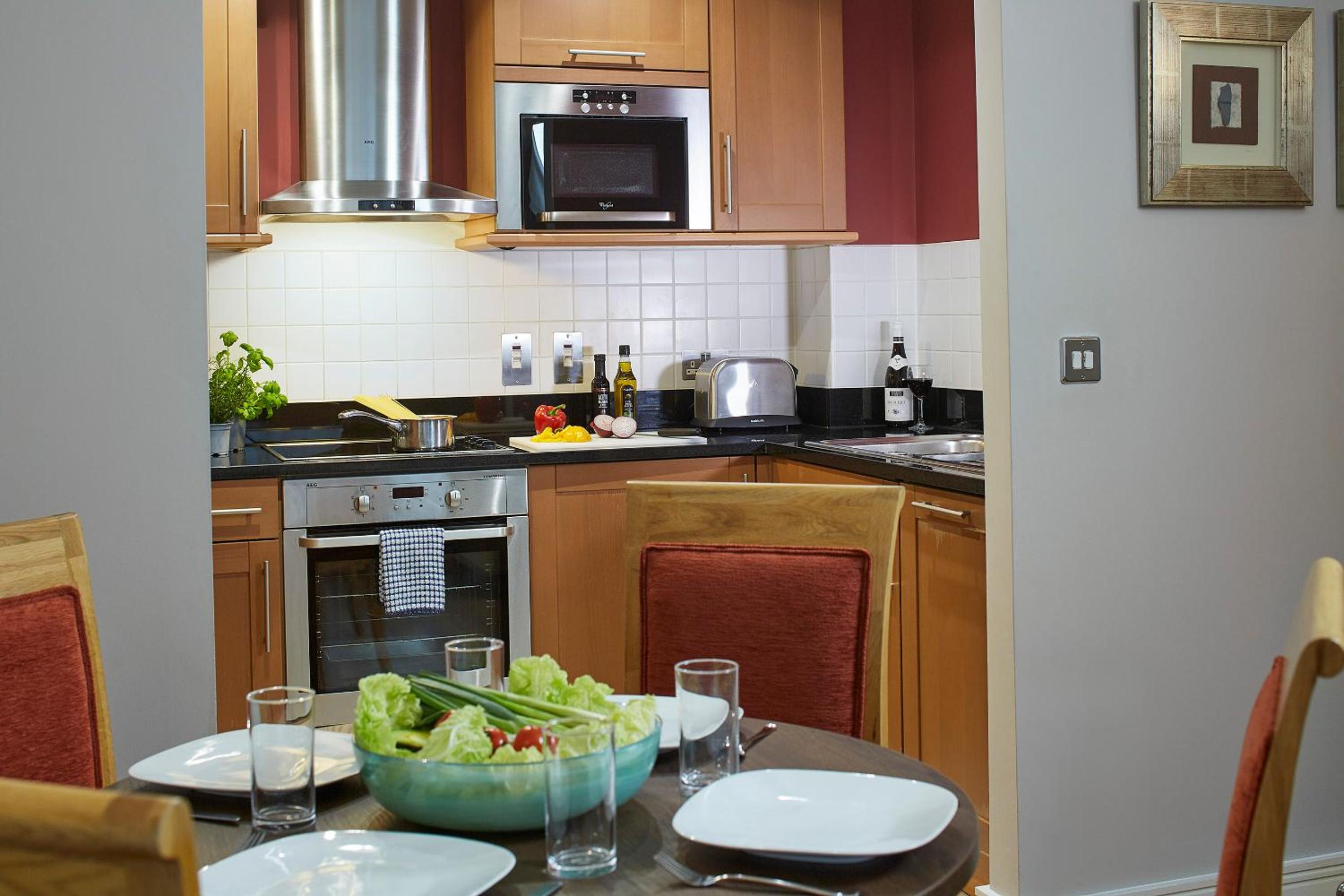 Studio Apartment thumbnail 5