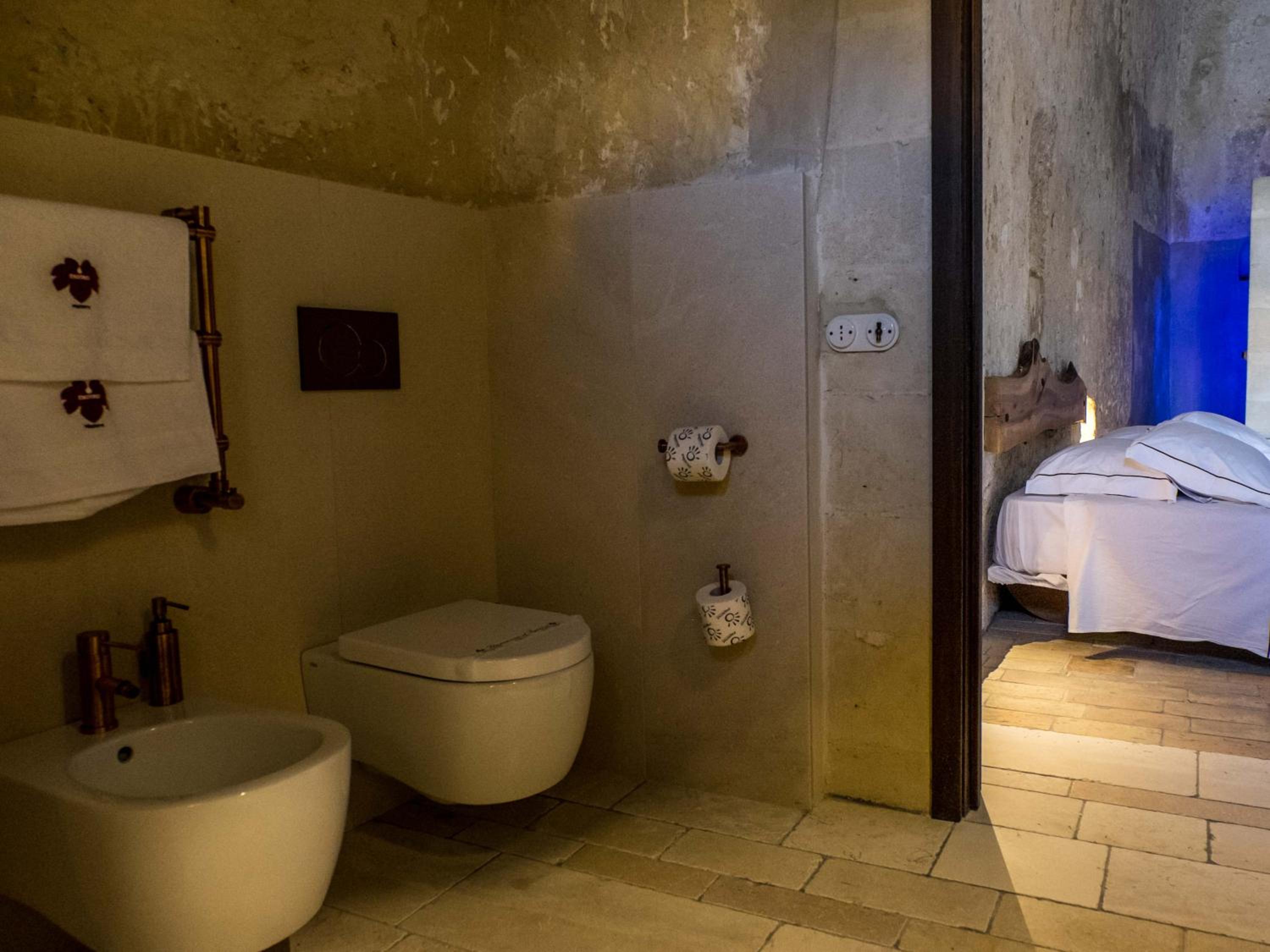 Deluxe Double Room - Photo 8