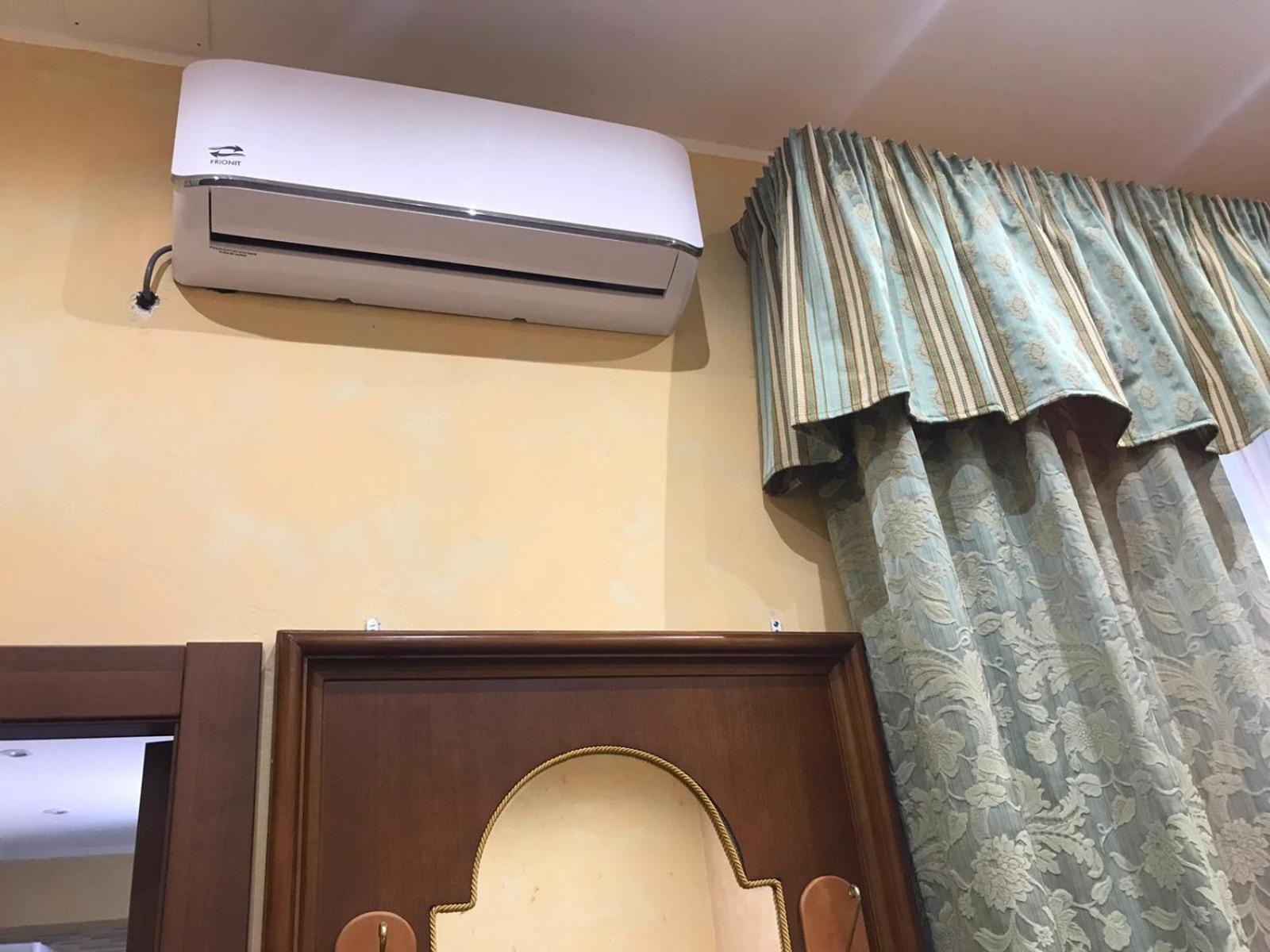 Double or Twin Room with Balcony - Photo 8