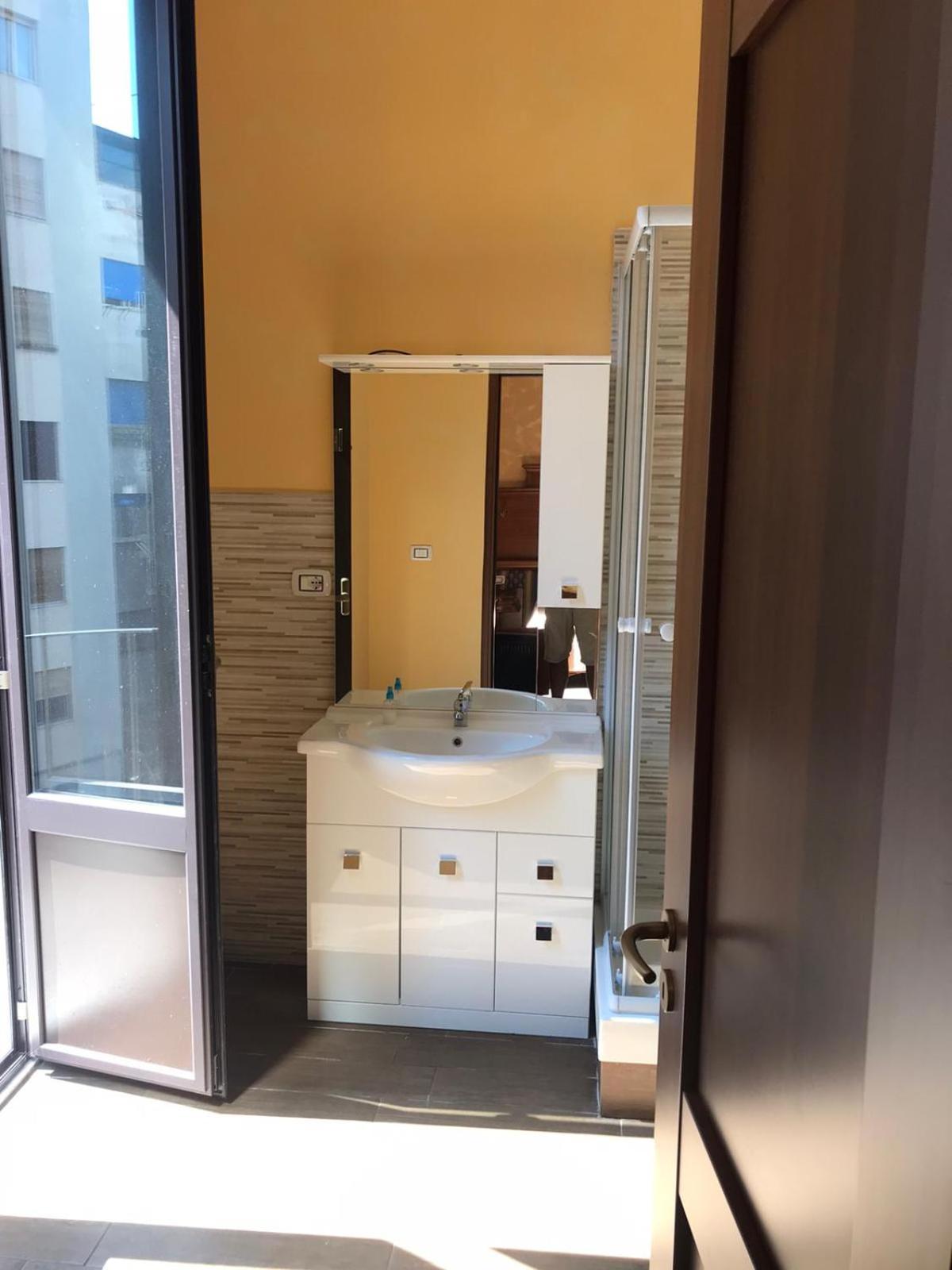Double or Twin Room with Balcony - Photo 3