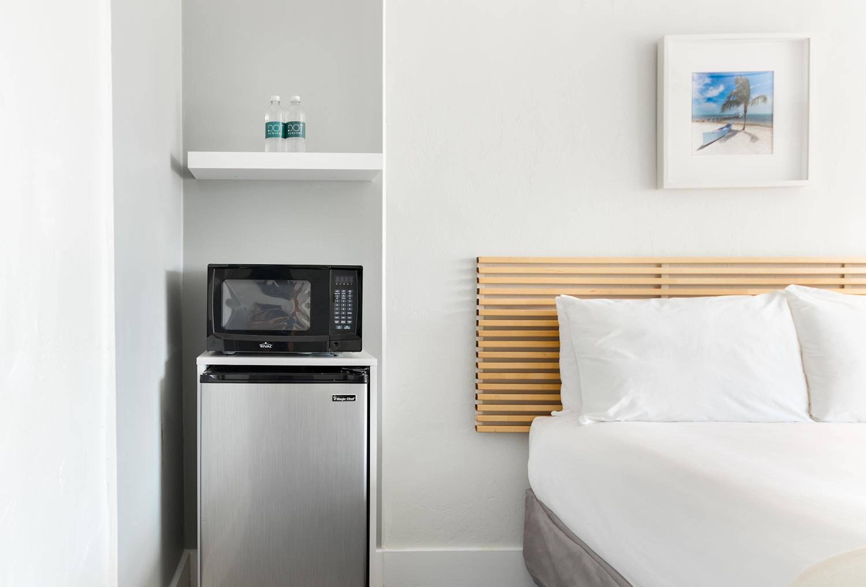 Deluxe Room with Two Double Beds - Photo 8