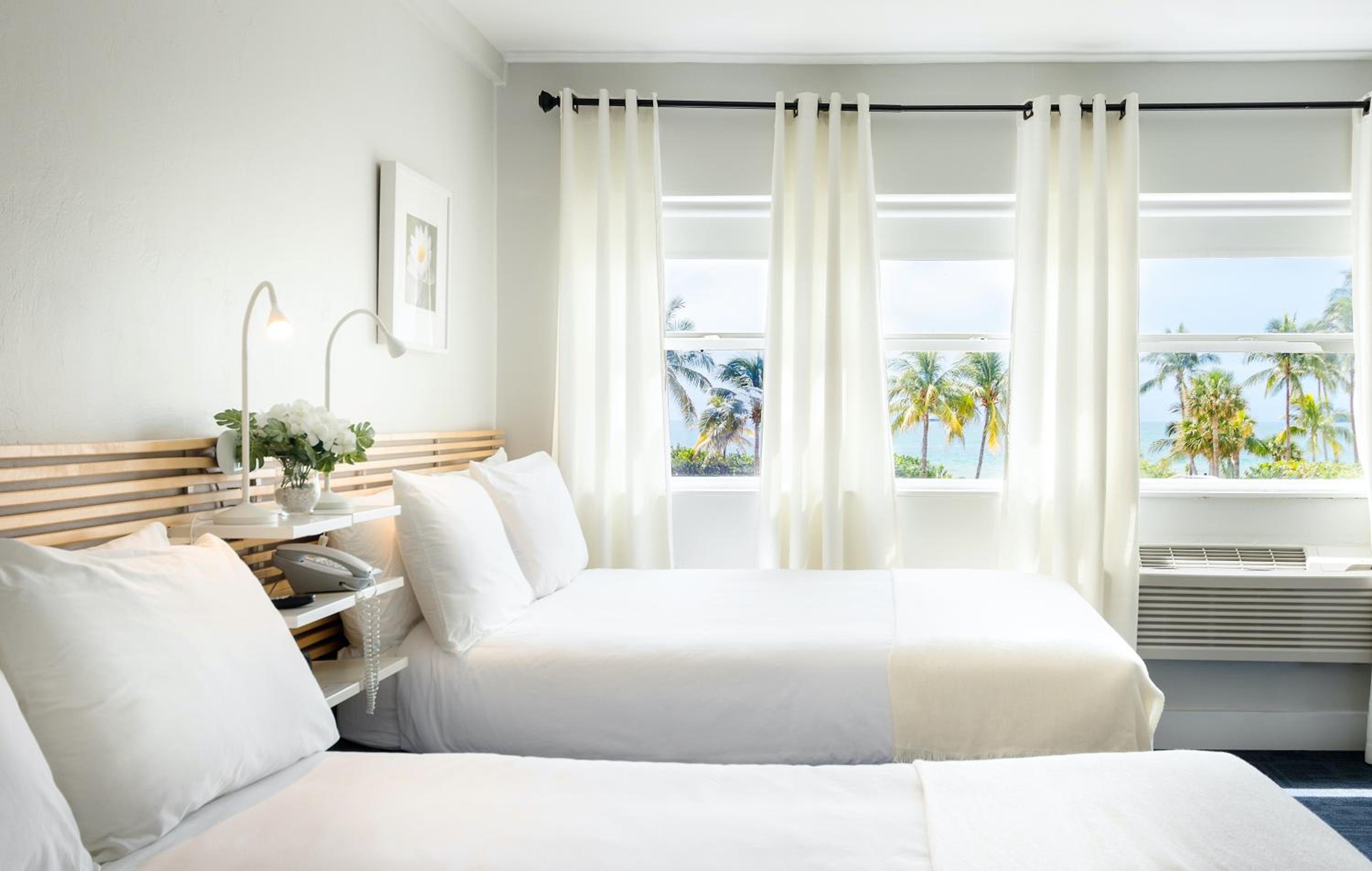 Deluxe Room with Two Double Beds - Photo 6