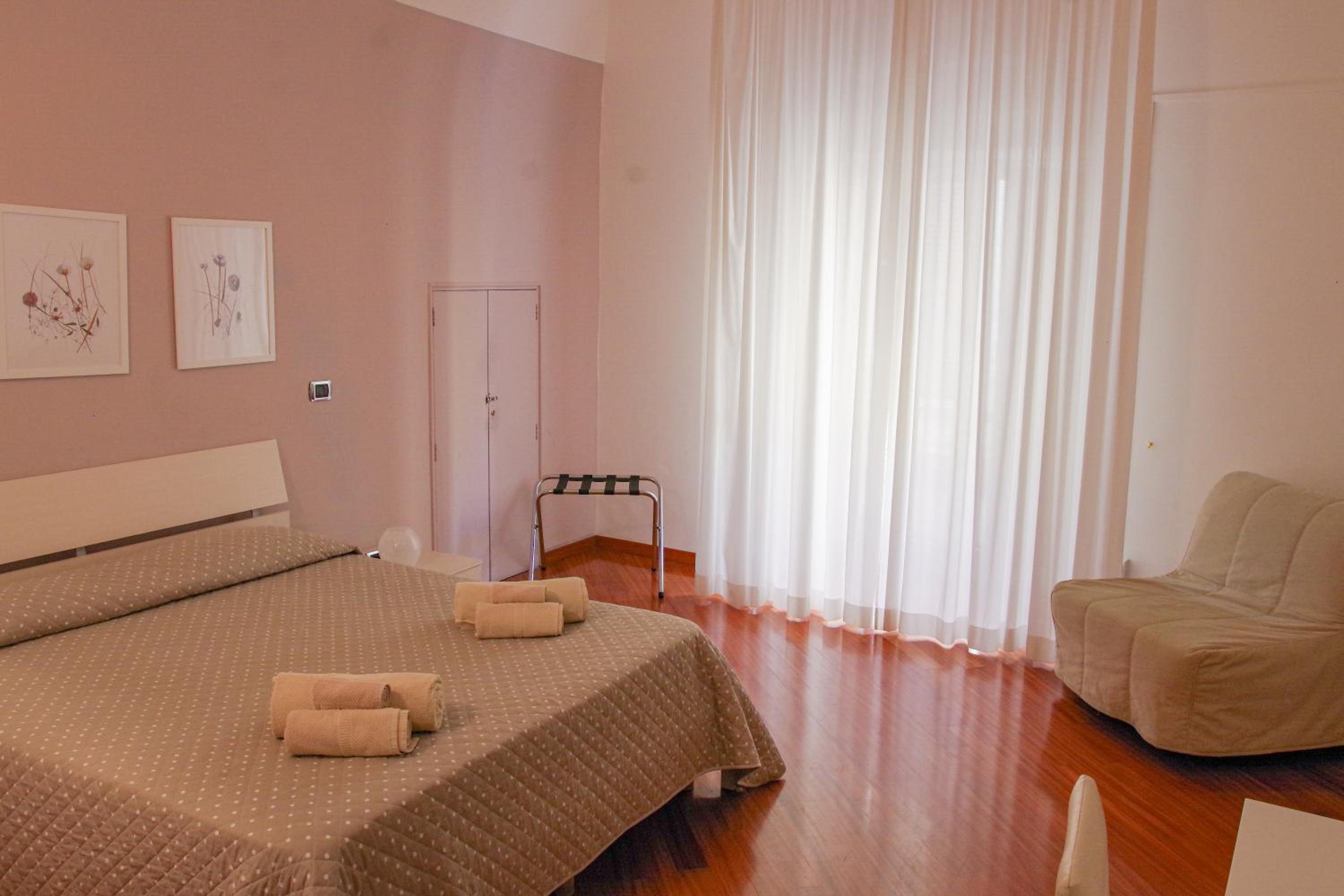 Triple Room with Private Bathroom - Photo 1