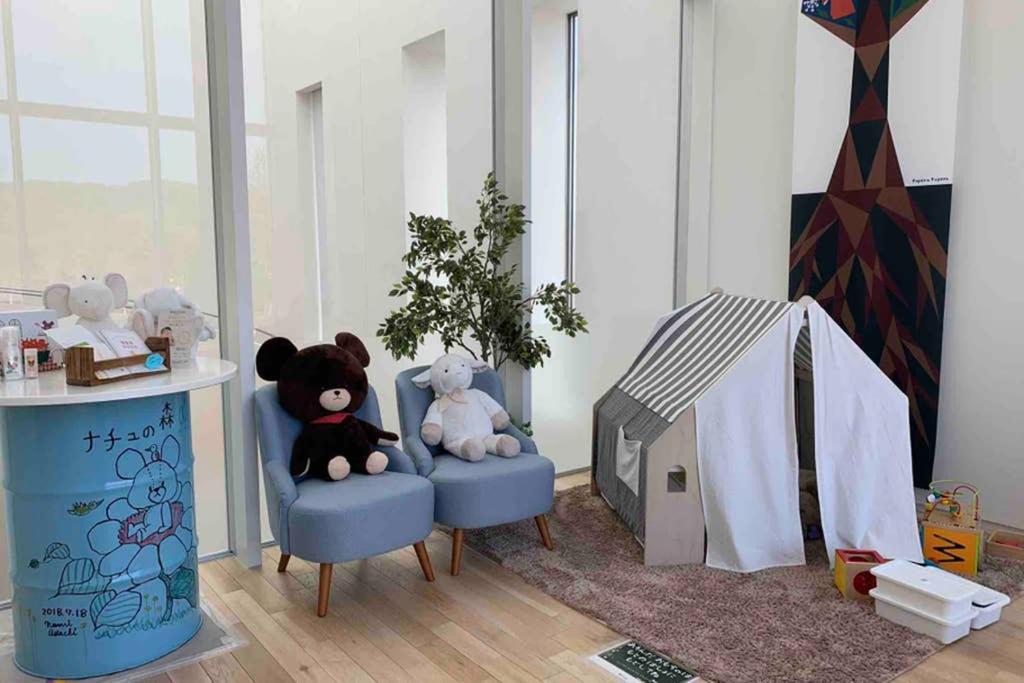 Five-Bedroom House - Photo 22