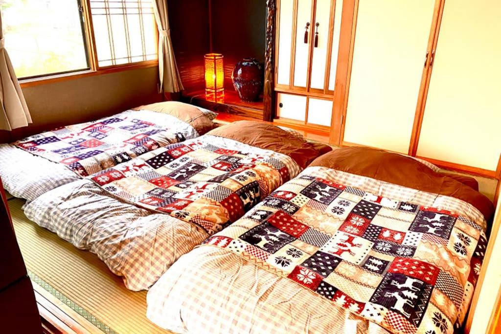 Five-Bedroom House - Photo 4