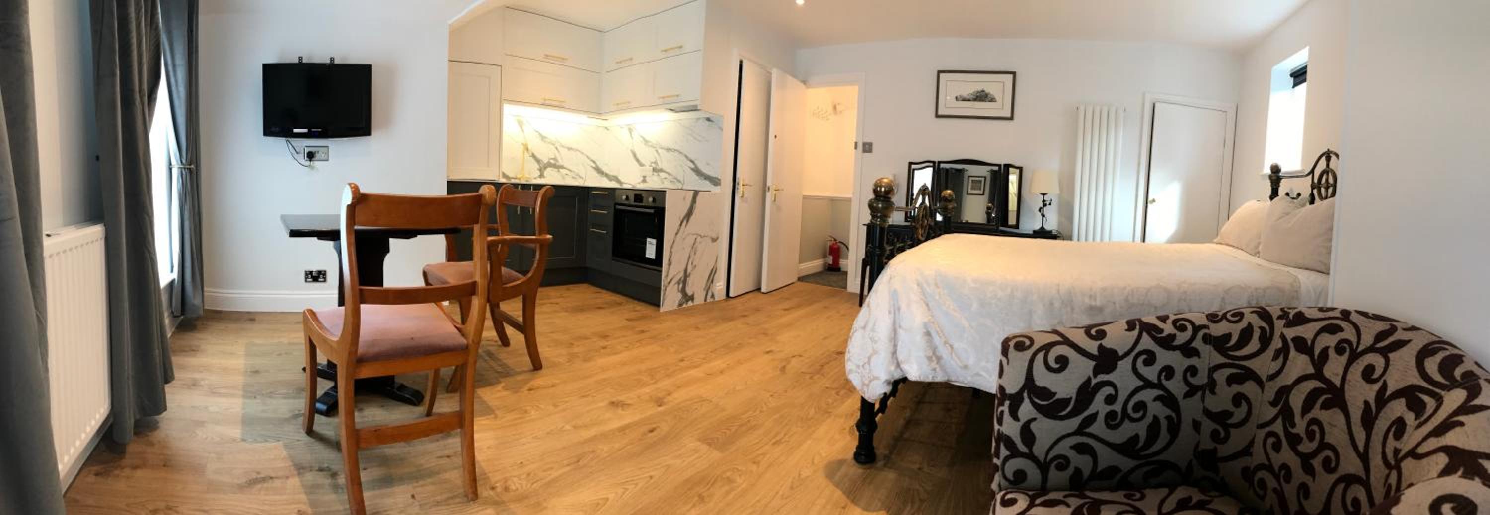 Brunel Self-catering Studio Apartment - Photo 2
