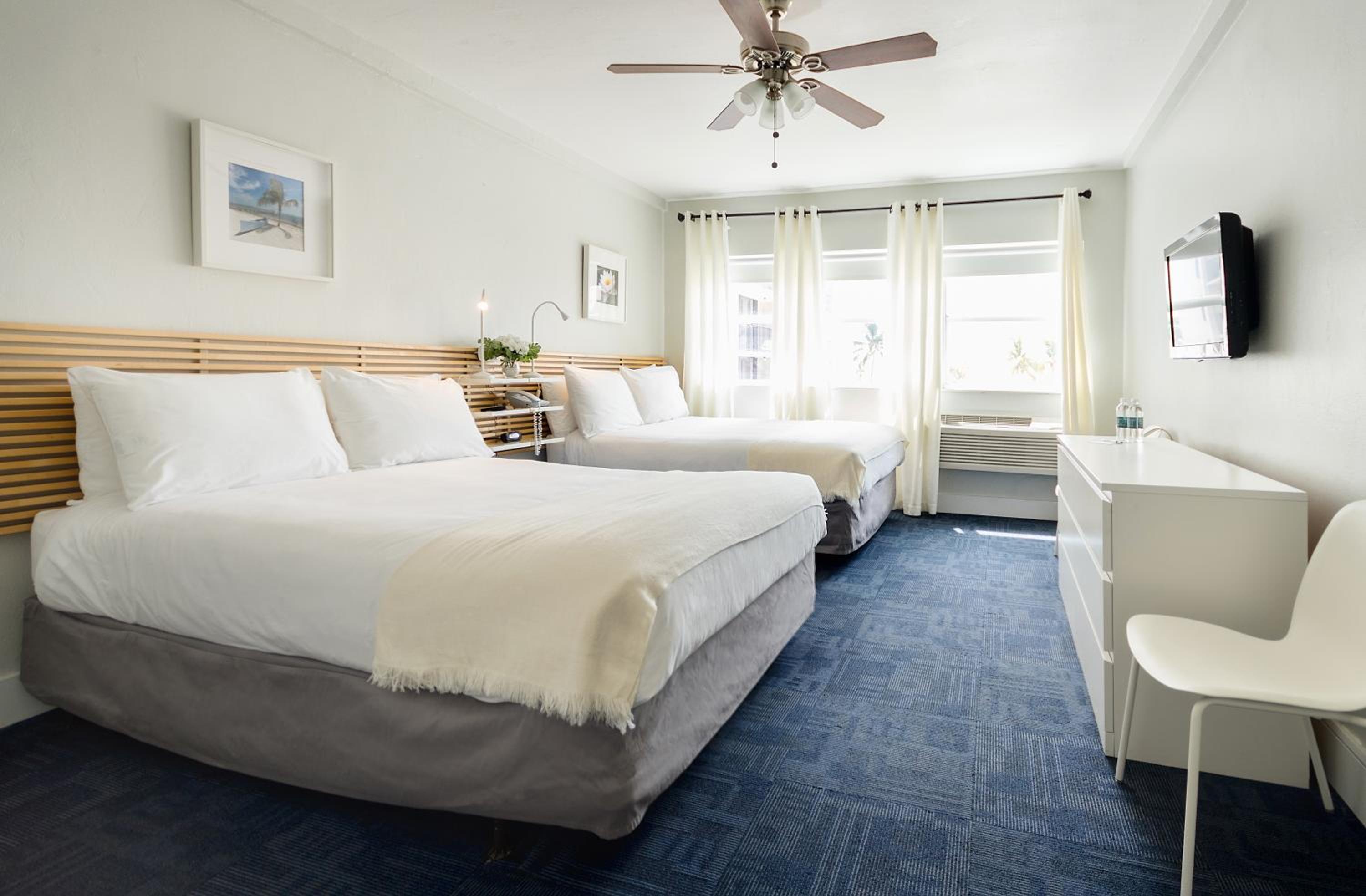 Deluxe Room with Two Double Beds - Photo 10