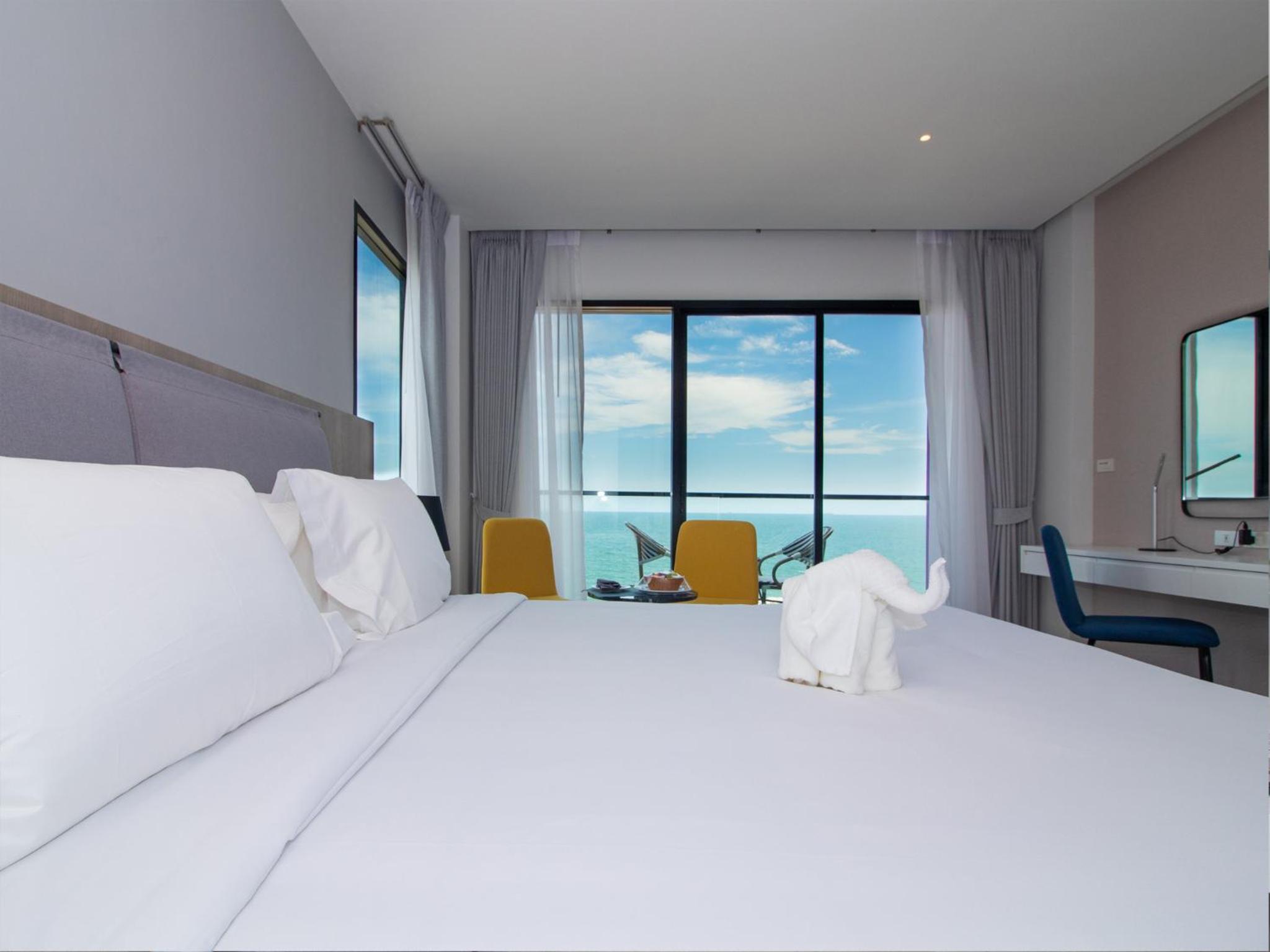Deluxe Double or Twin Room with Sea View - Photo 7