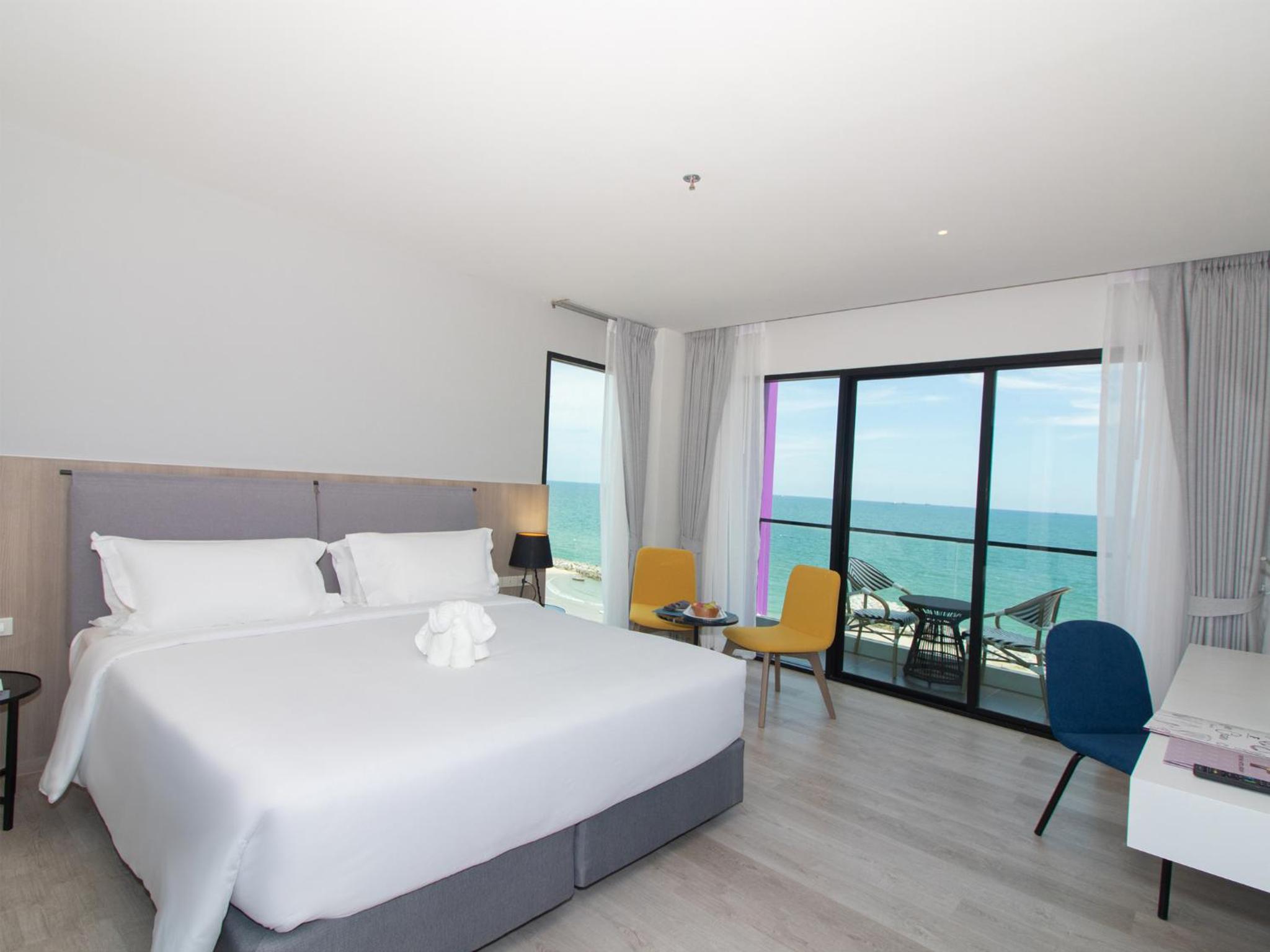 Deluxe Double or Twin Room with Sea View - Photo 10