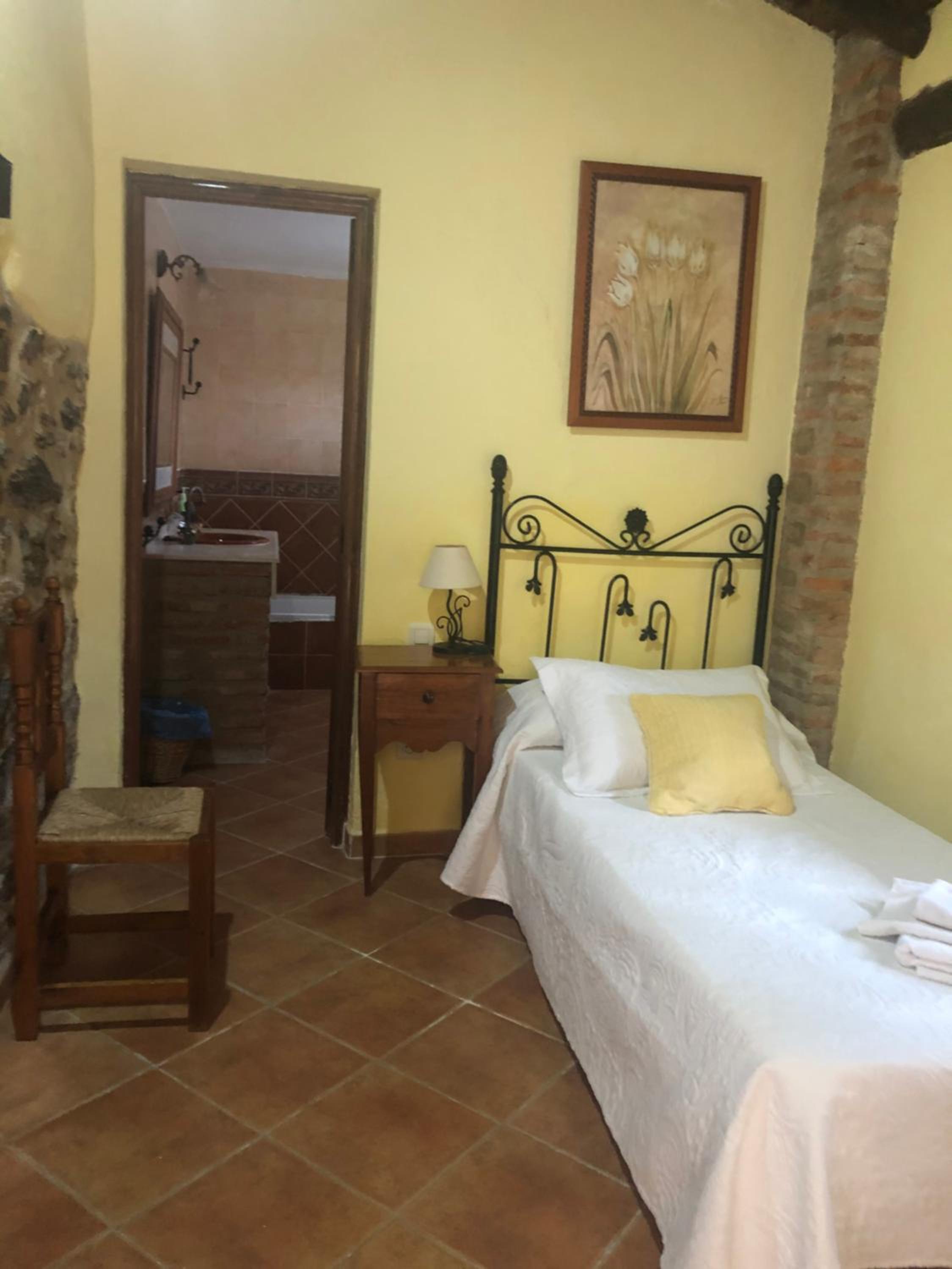 Single Room photo 2