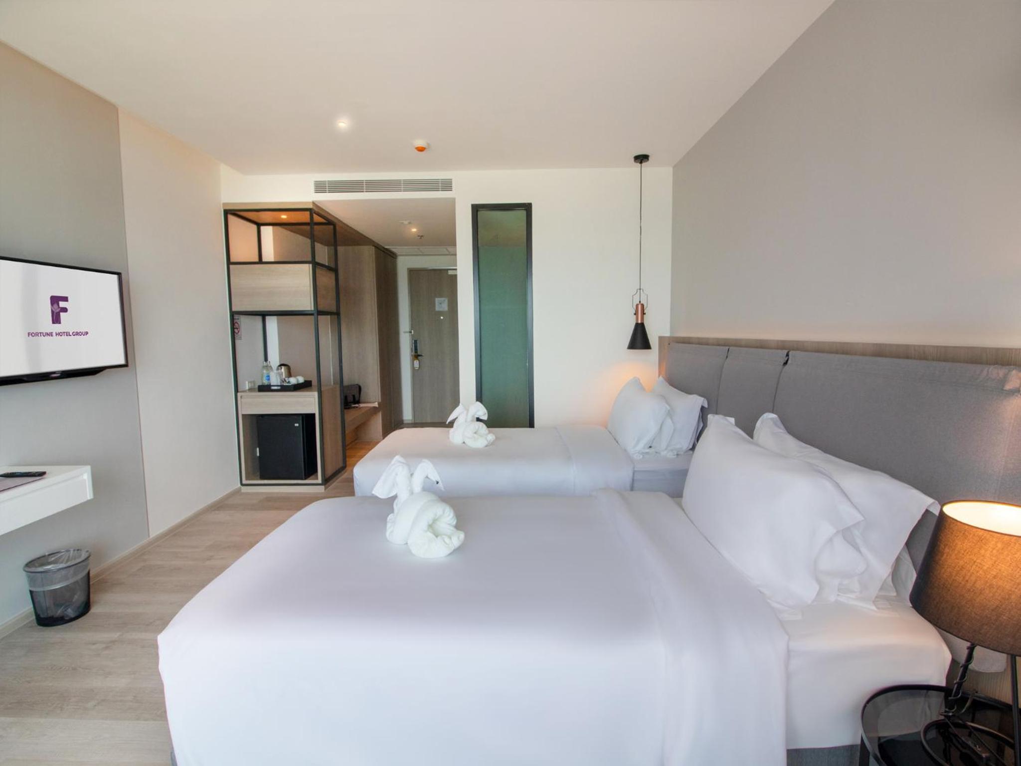 Deluxe Double or Twin Room with River View - Photo 9