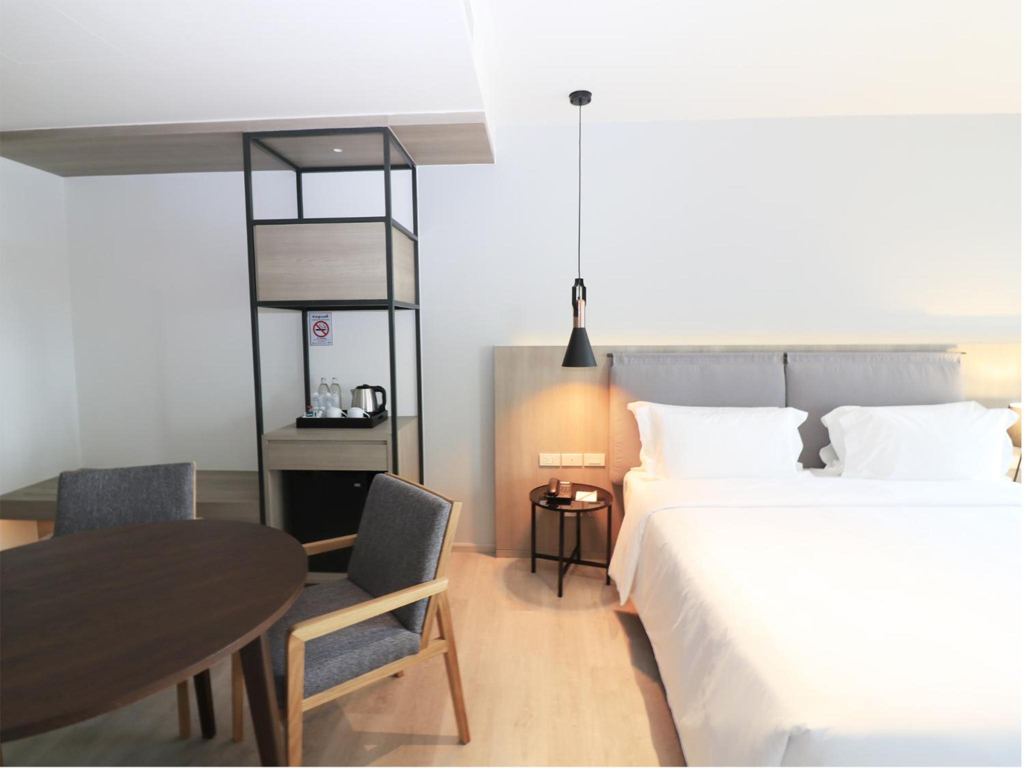 Premier Sea View Room - Photo 11