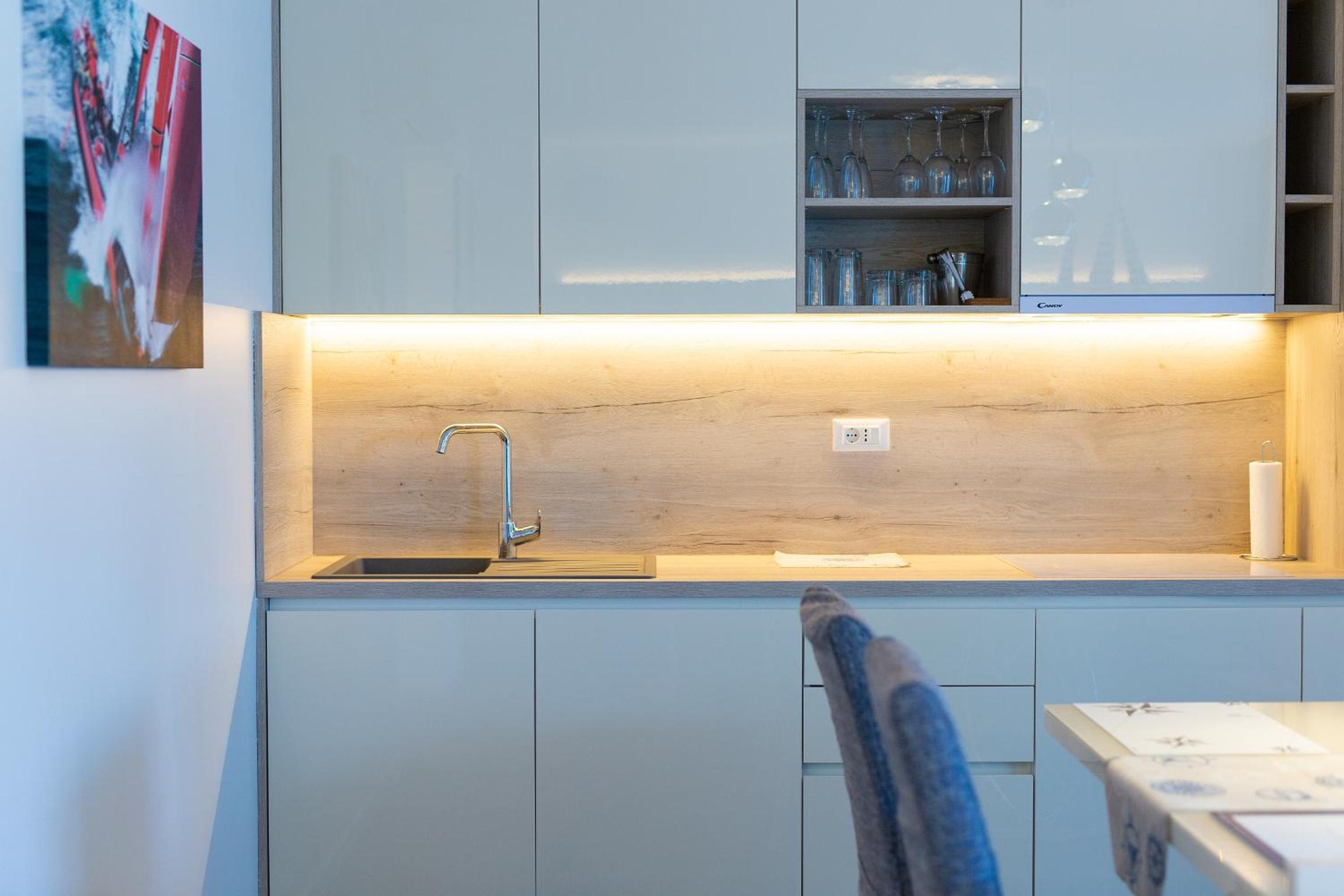 Apartment with Terrace - Photo 10