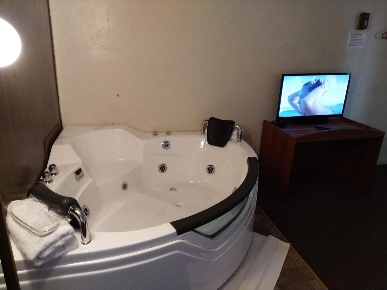 King Room With Spa Bath photo 3