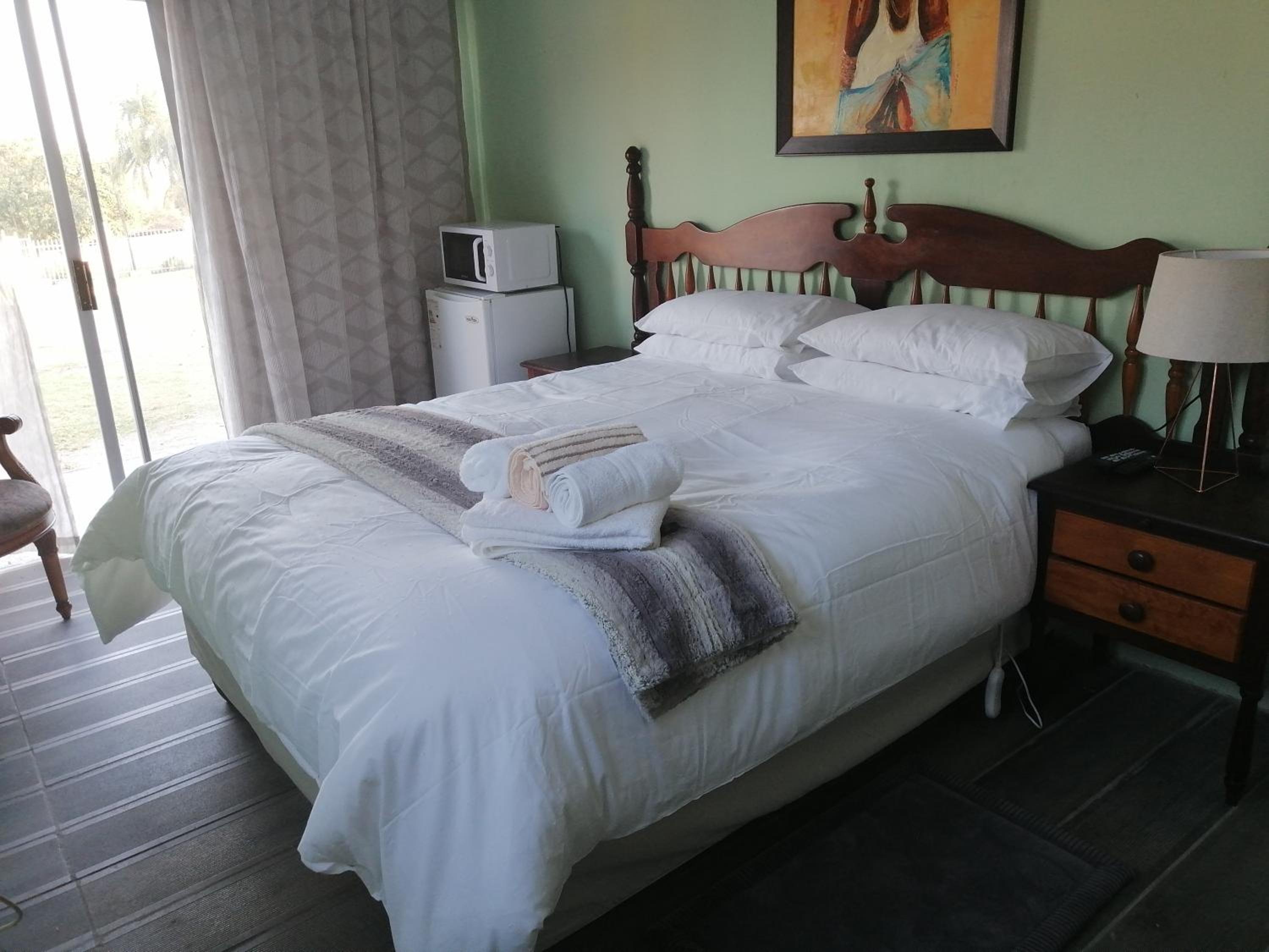 Budget Double Room - Photo 2