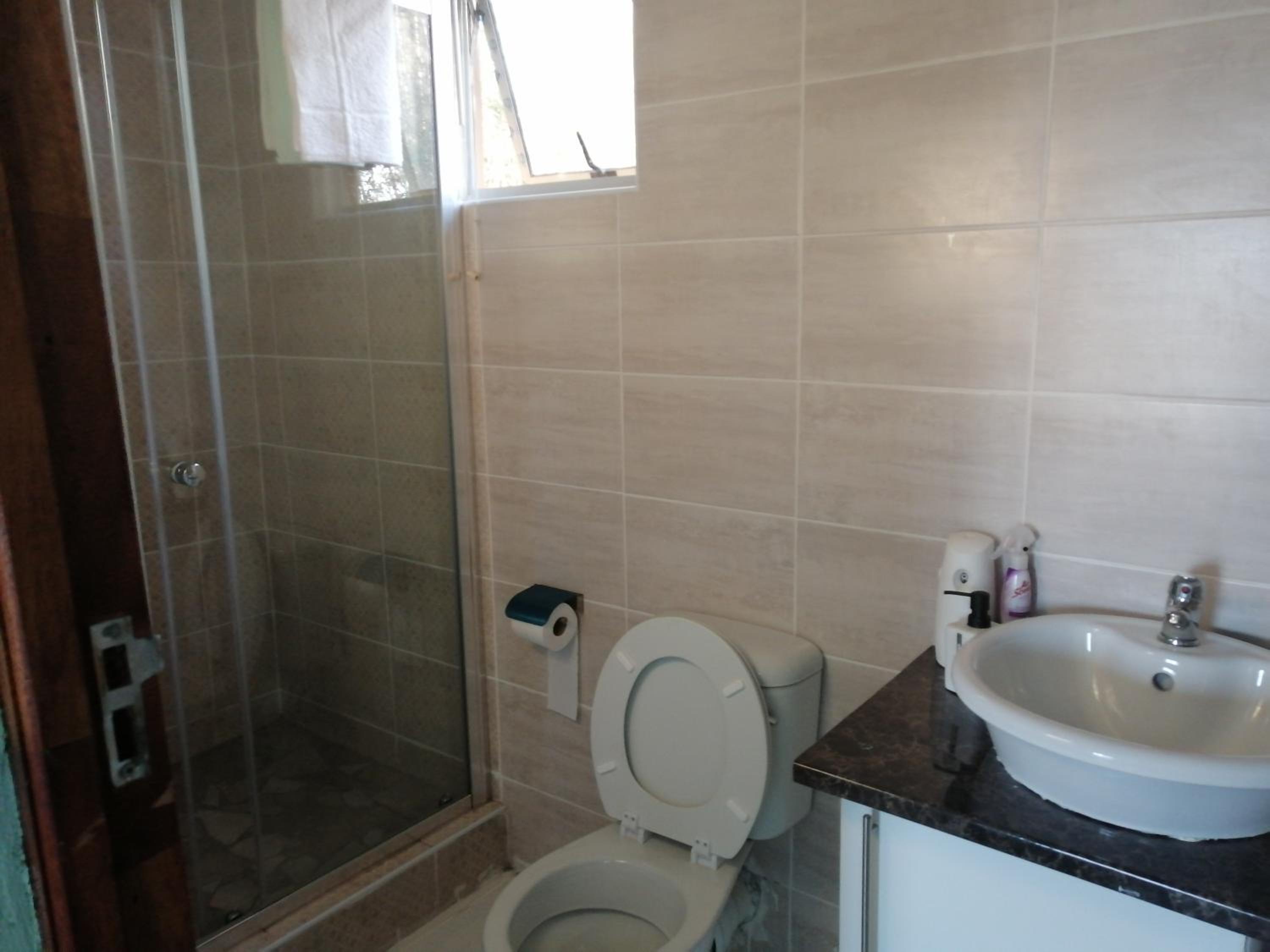 Budget Double Room - Photo 3