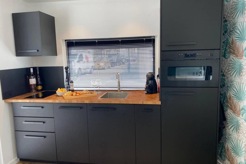 One-Bedroom Apartment - Photo 10