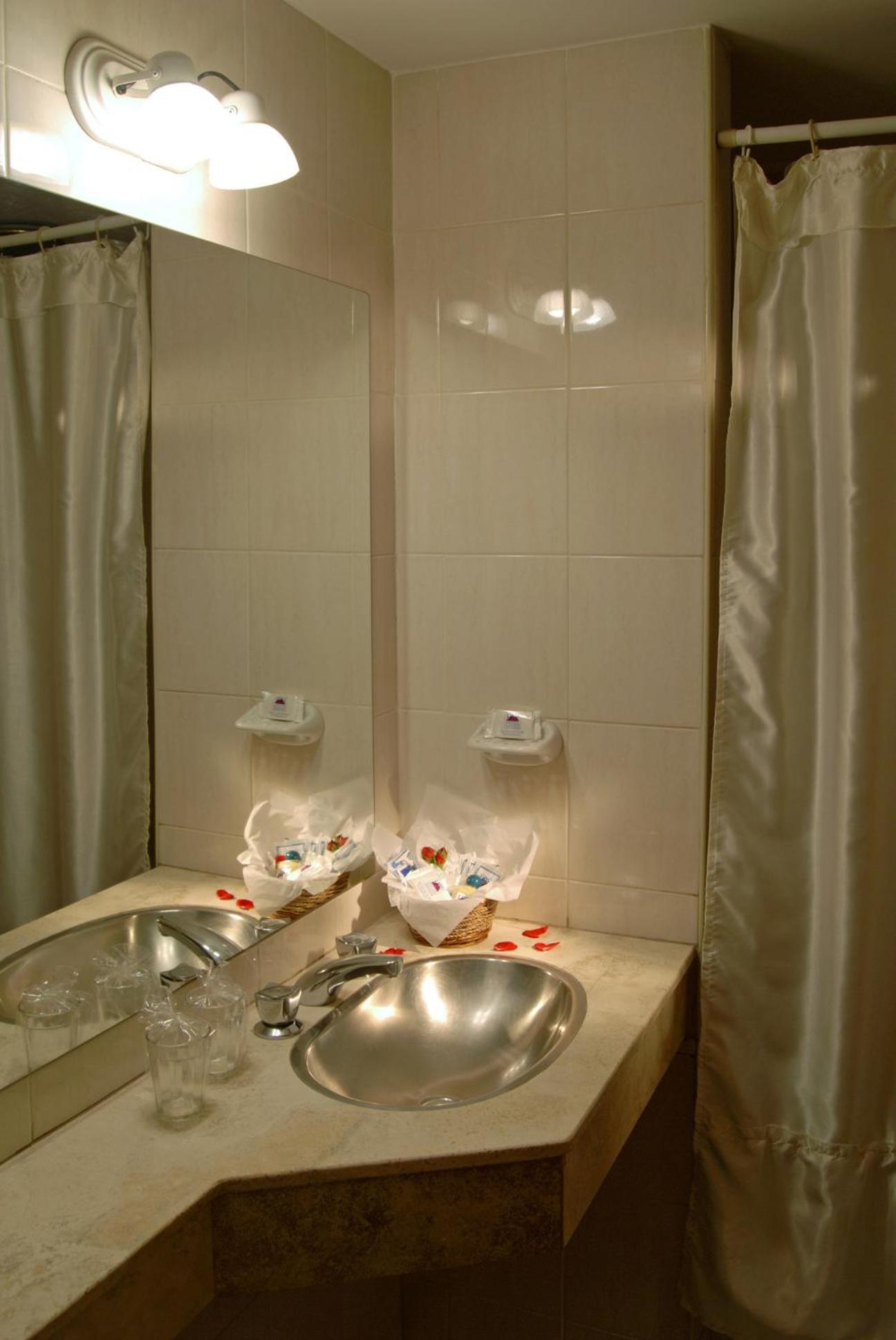 Standard Triple Room photo 3