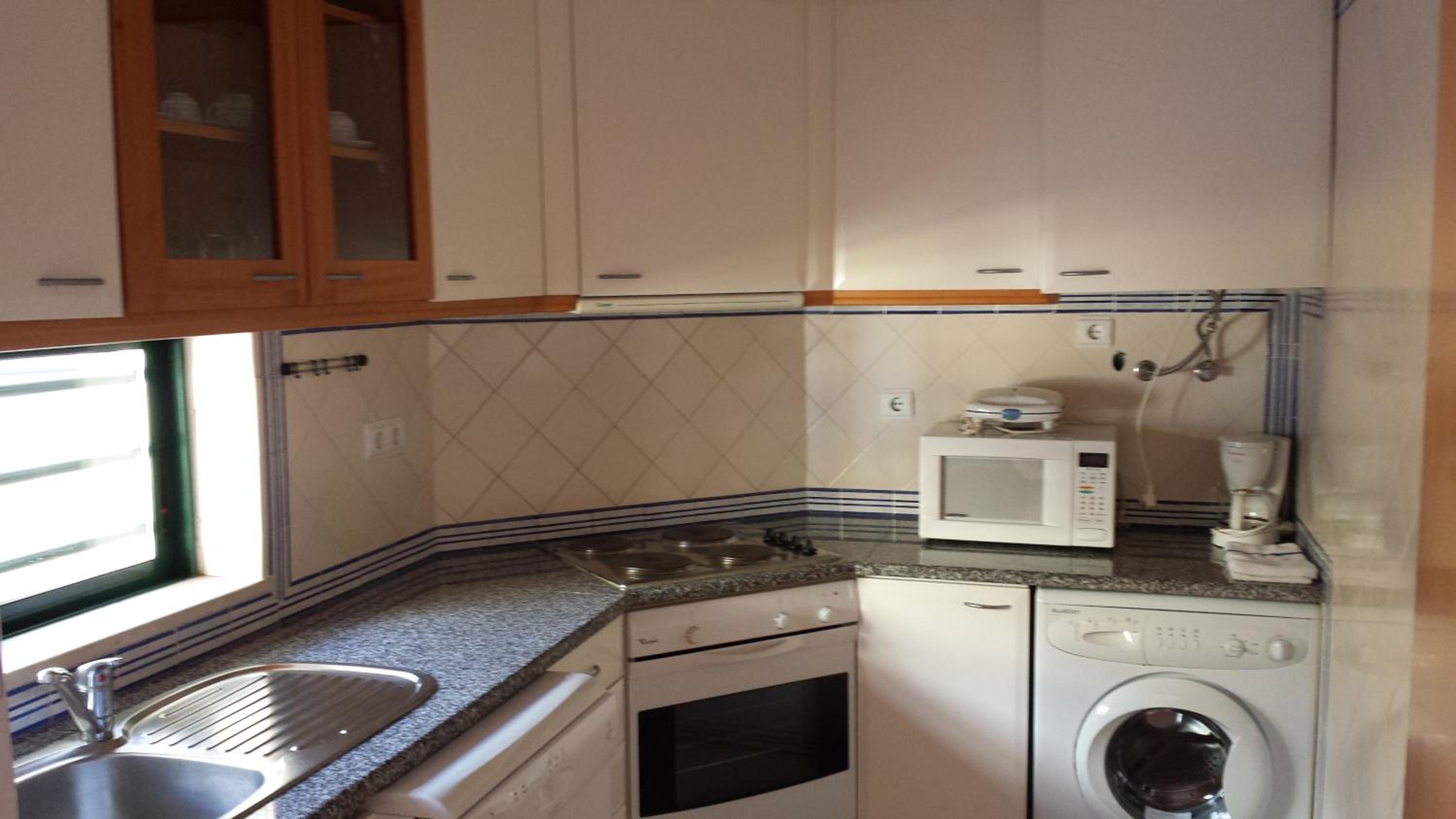 One-Bedroom Apartment - Photo 2