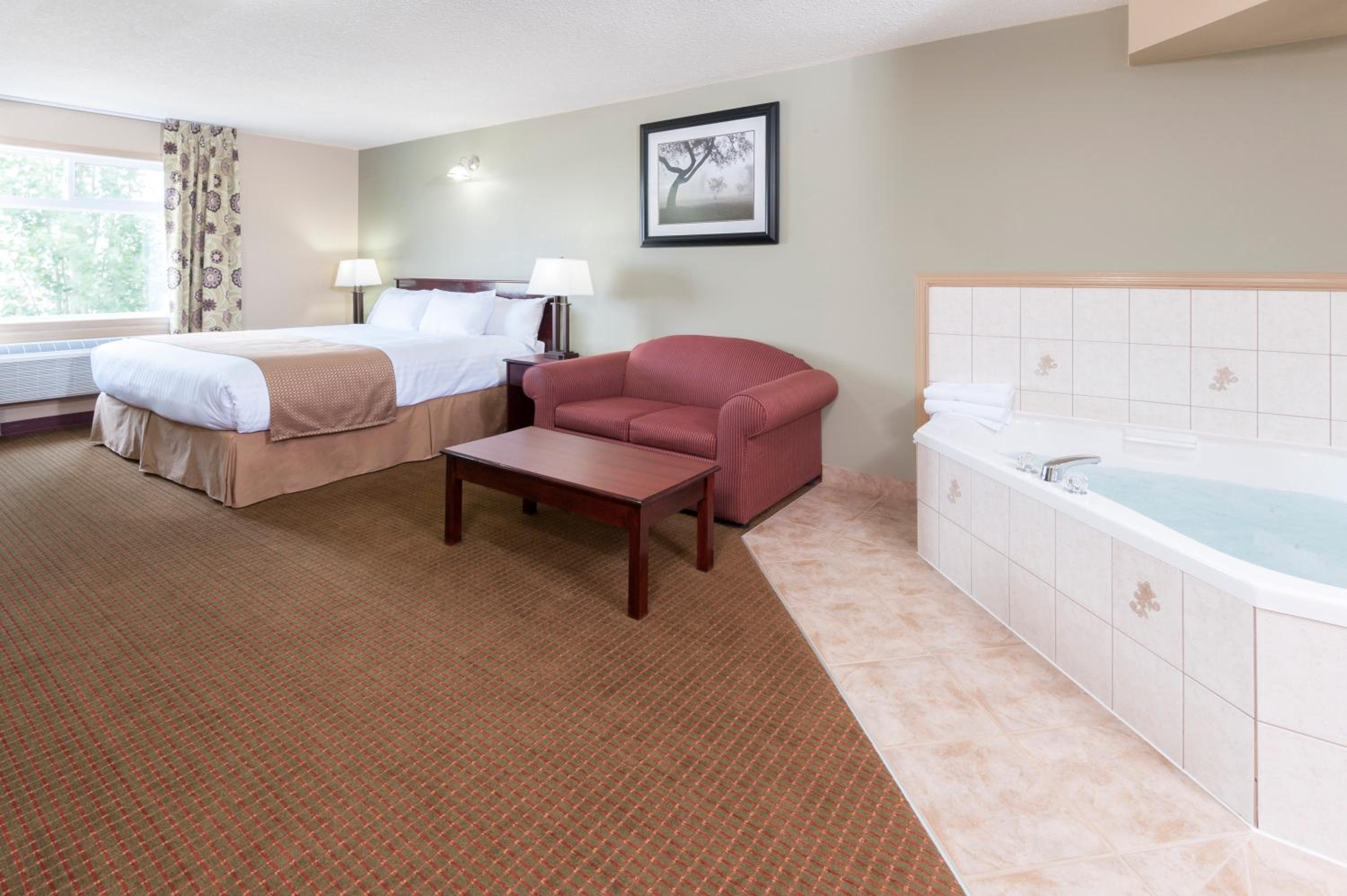 Deluxe King Suite - Photo 1