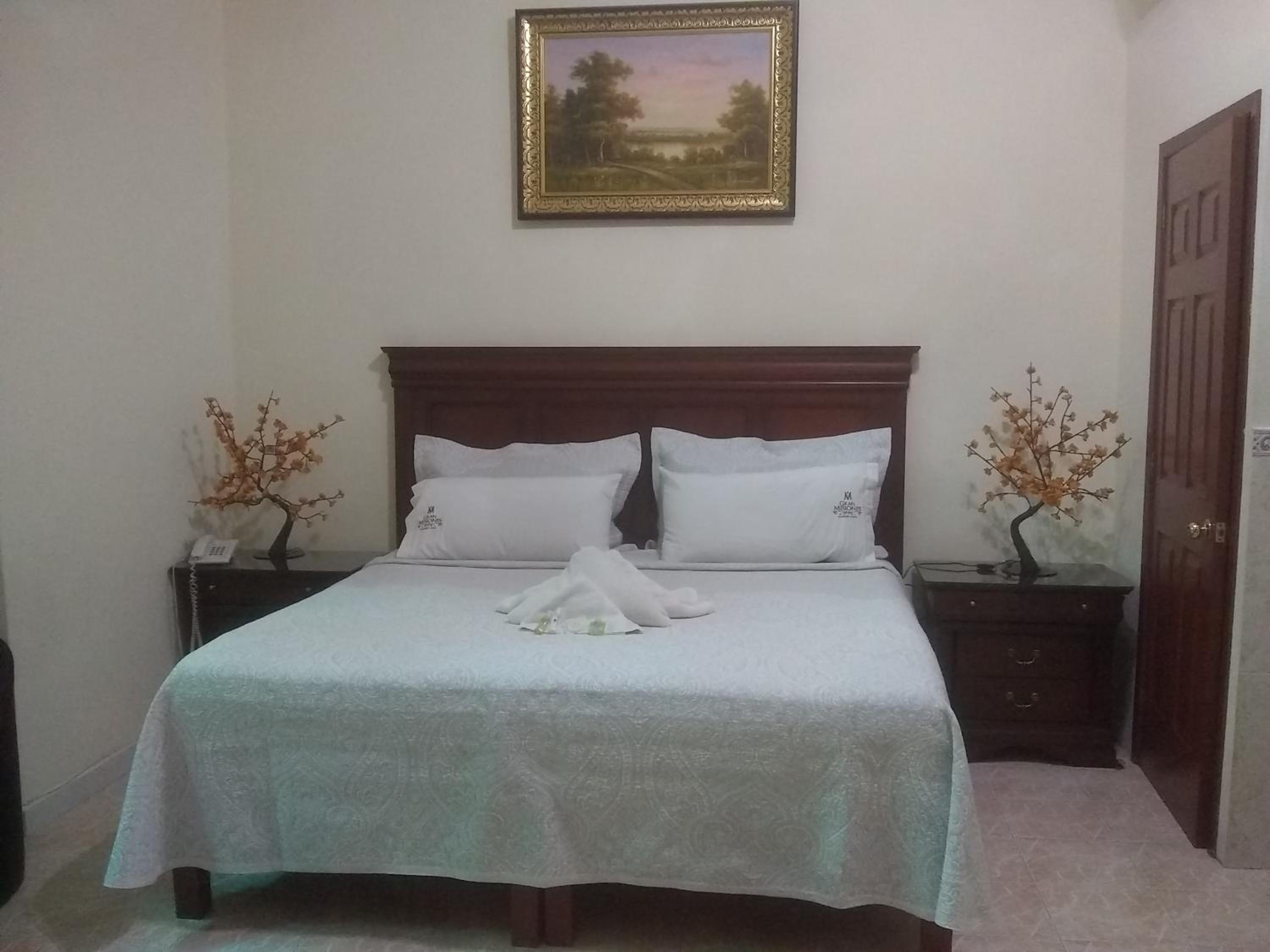 Queen Room with Spa Bath