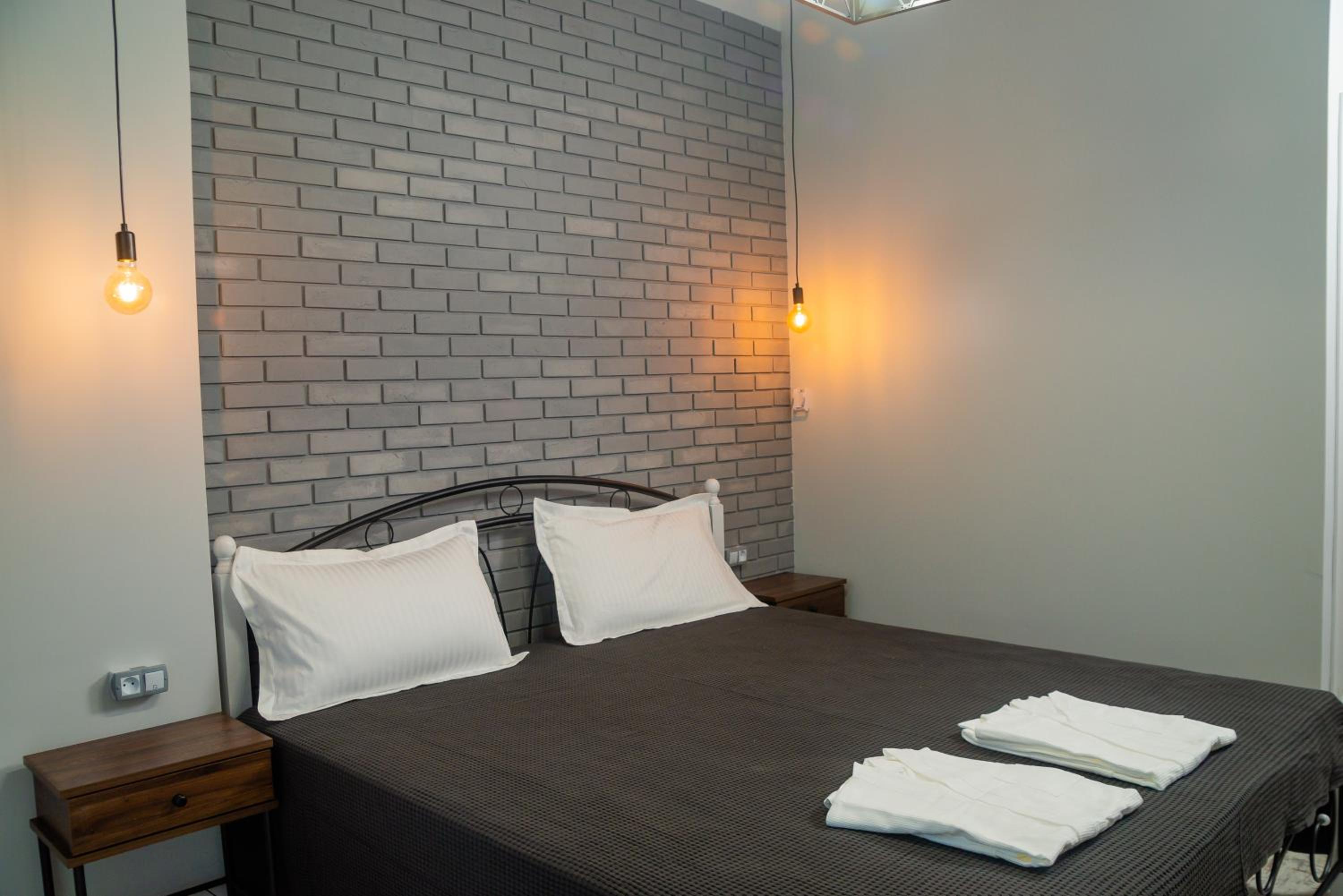 Twin Room - Photo 3