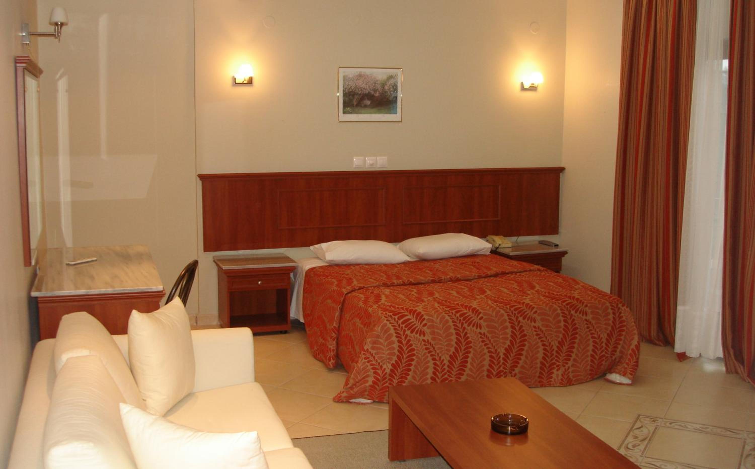Double Room - Photo 16