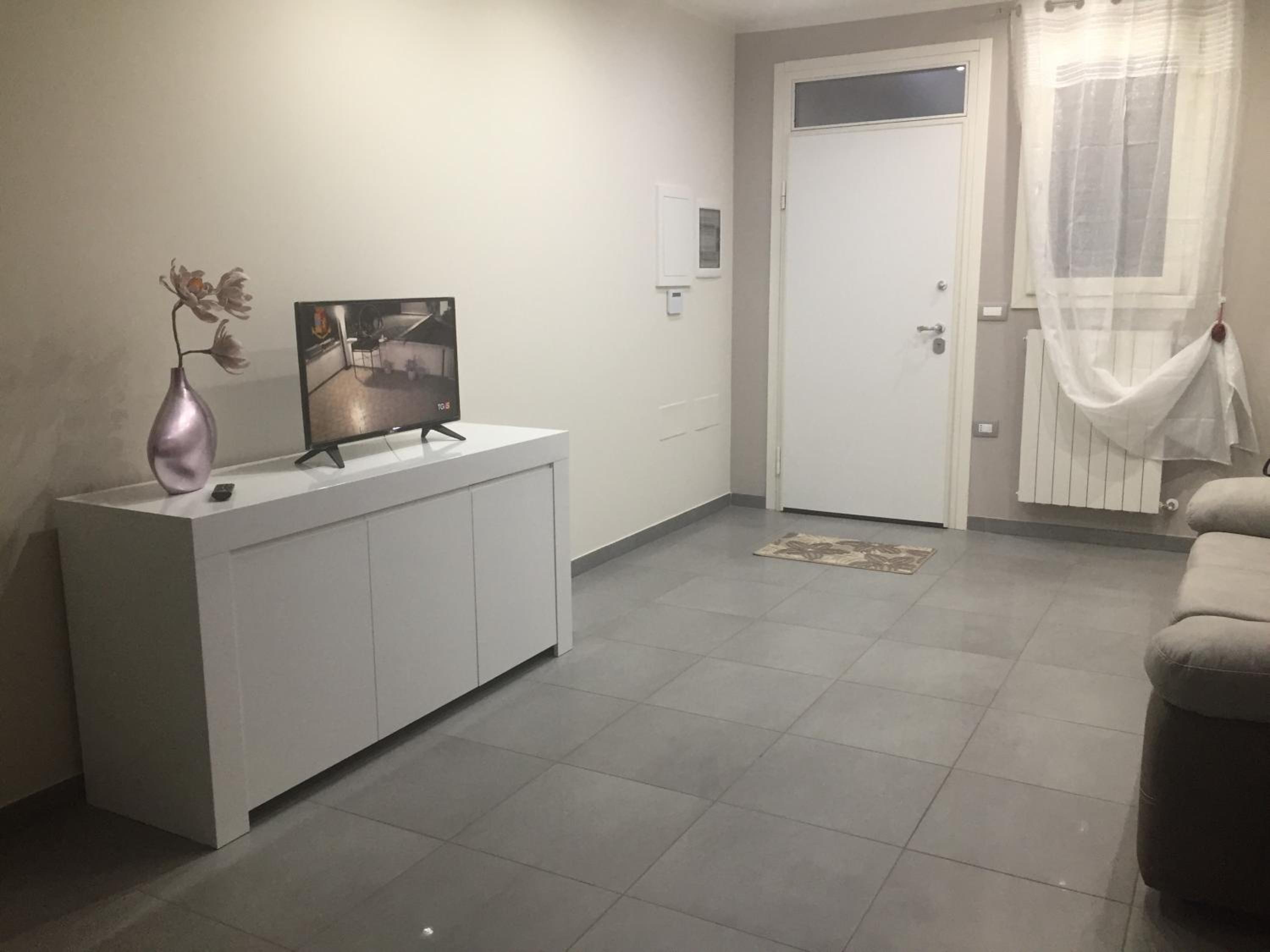 Apartment - Ground Floor - Photo 1