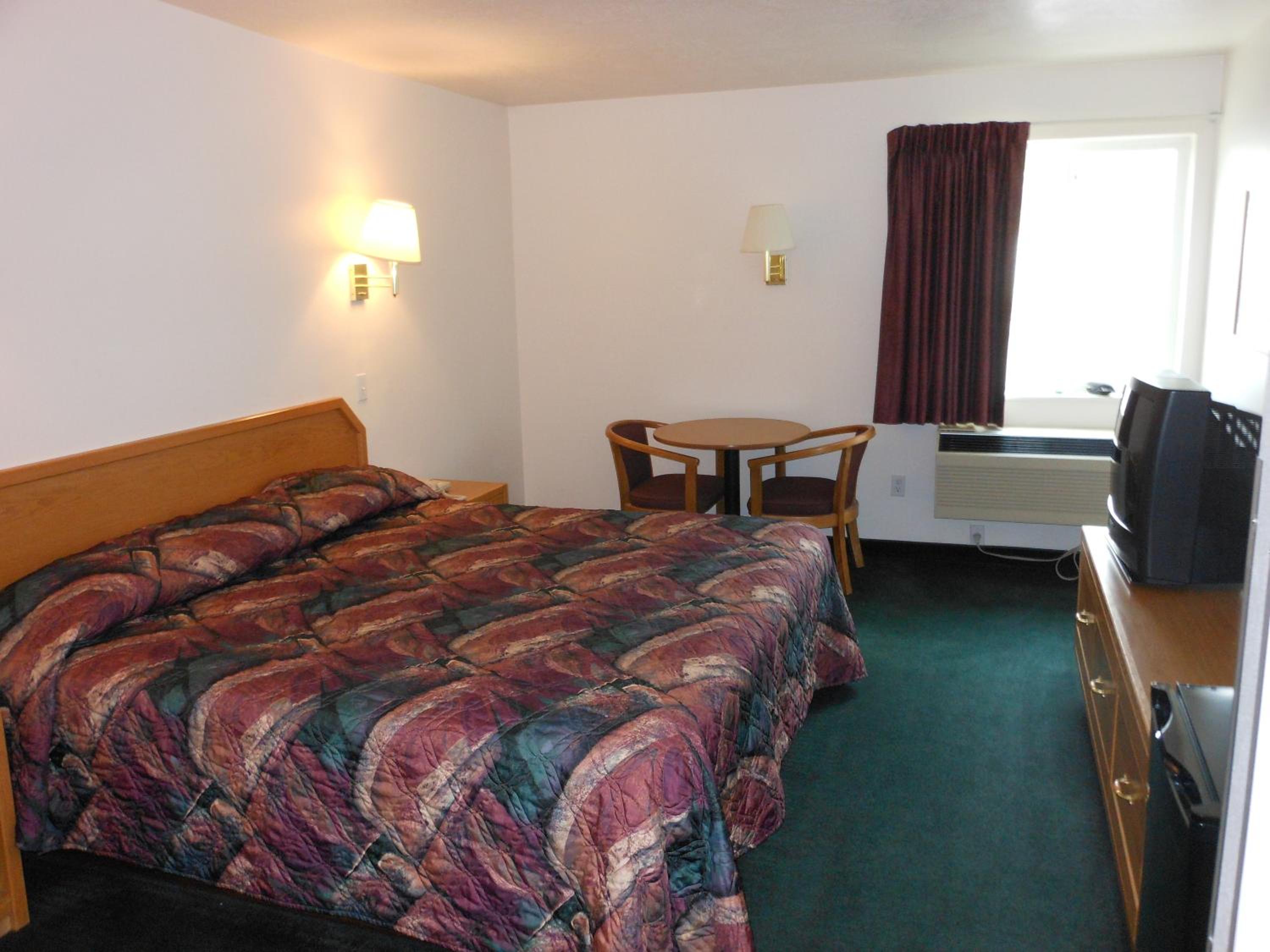 King Room - Non-Smoking - Photo 1