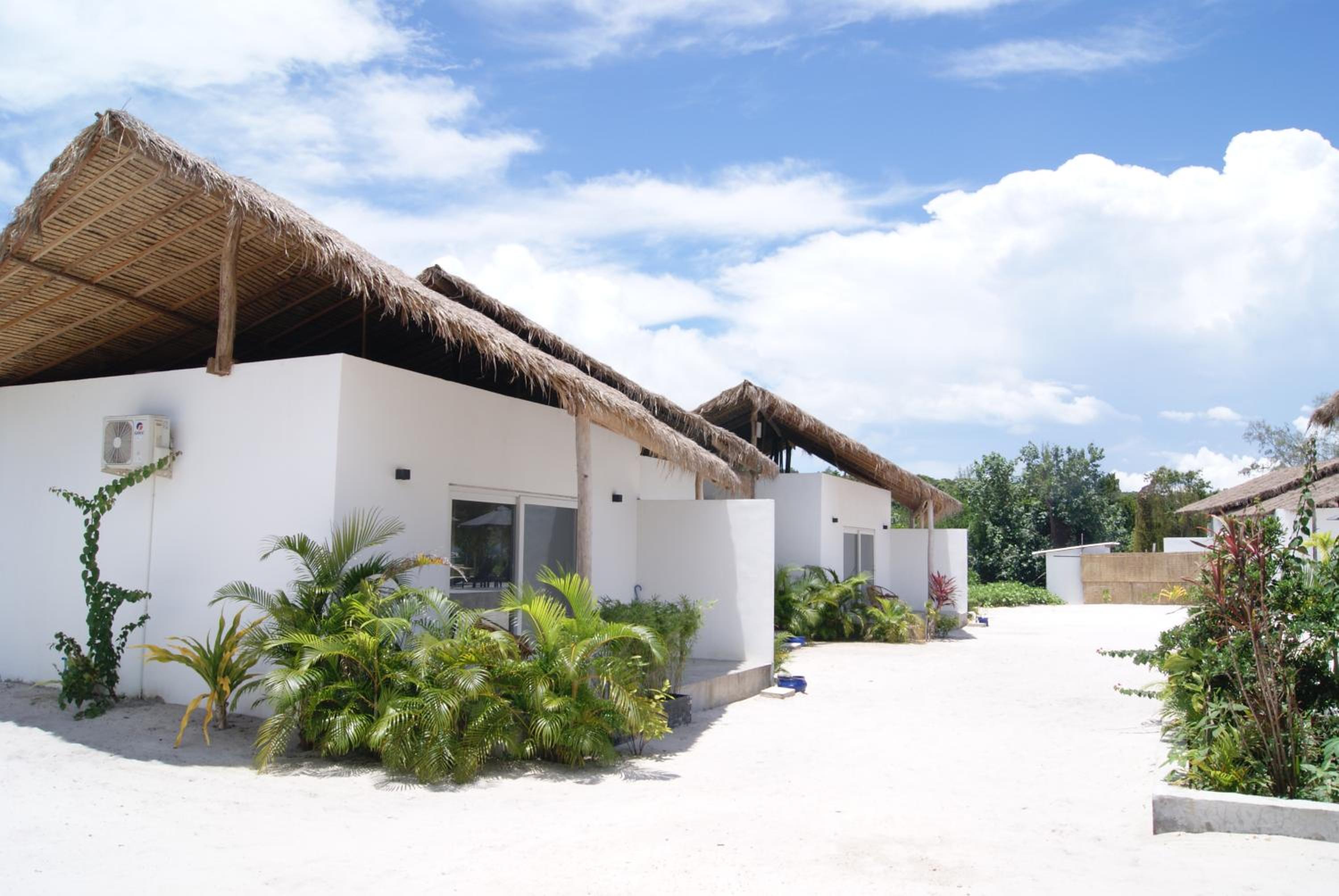 Deluxe Double Room with Sea View - Photo 10