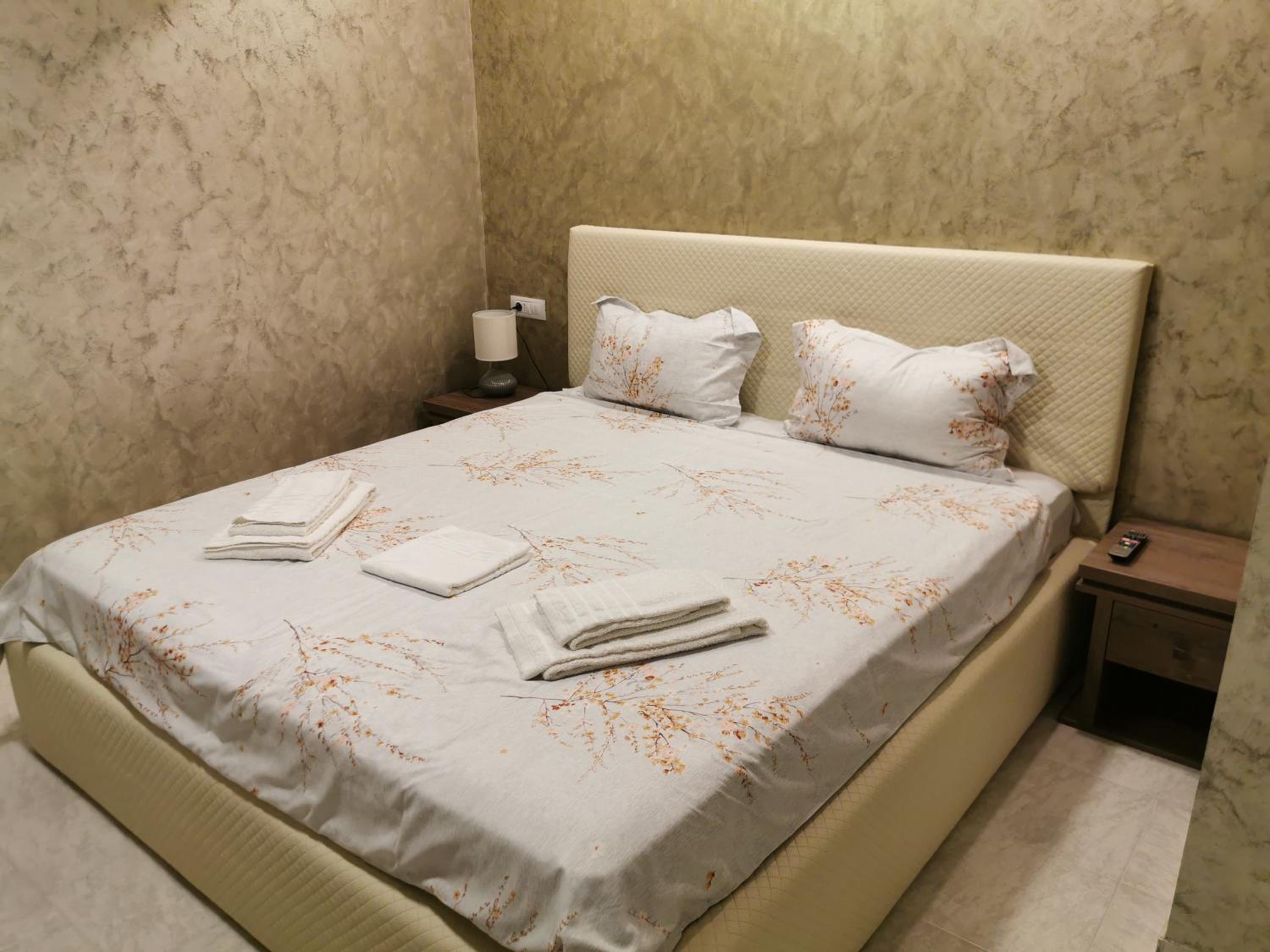 Deluxe Double Room with Shower - Photo 1