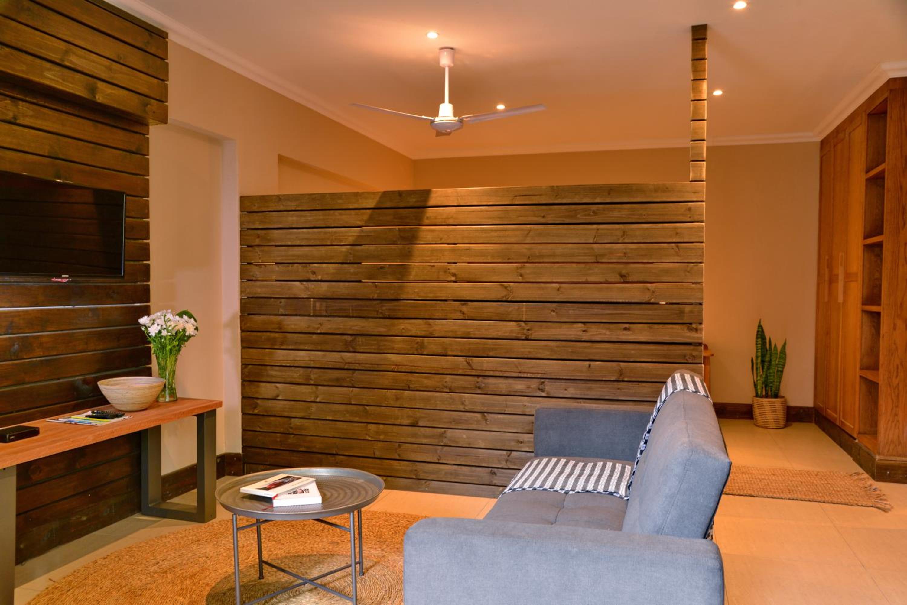 Superior King Room - Photo 1