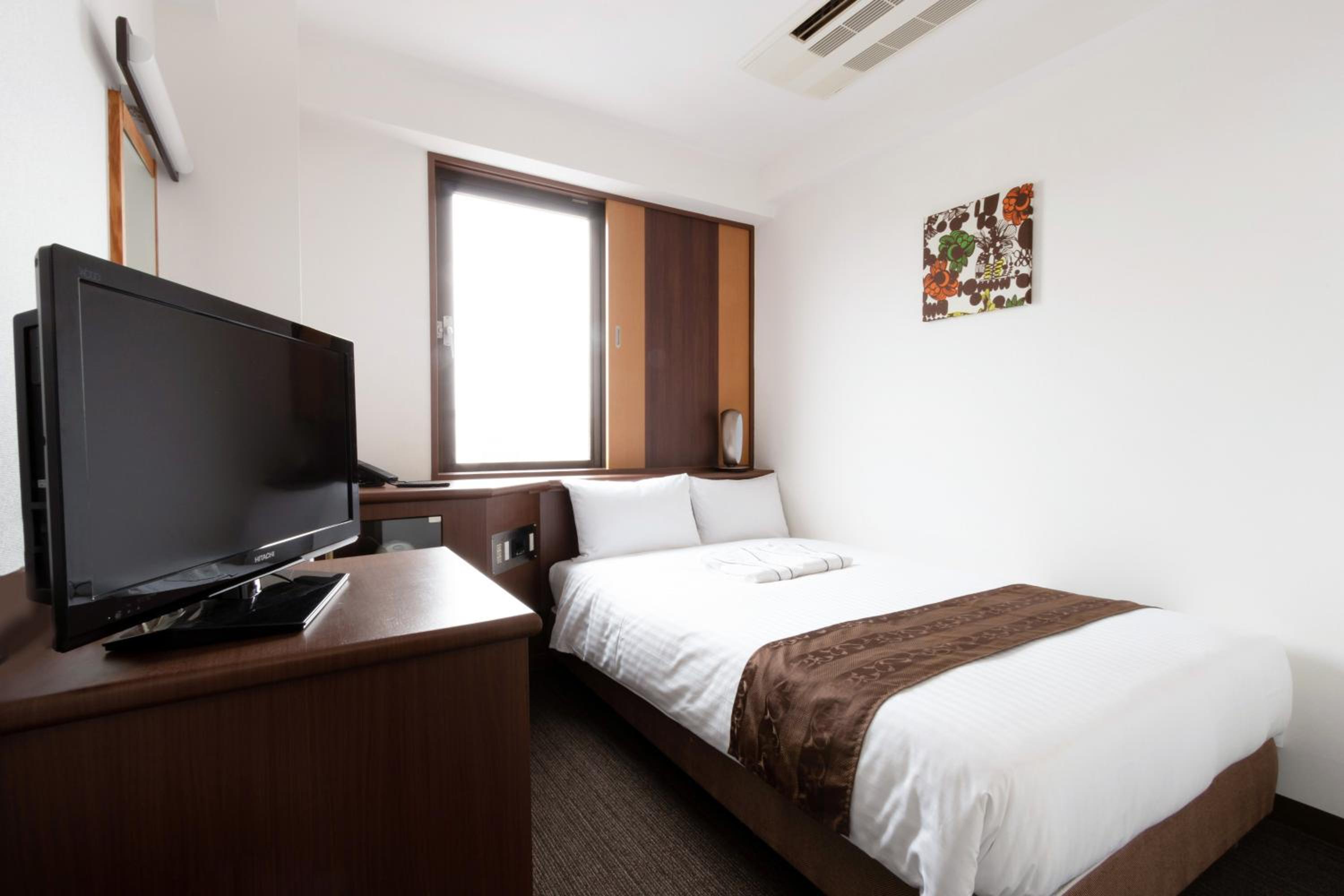 Double Room with Small Double Bed - Smoking - Photo 10