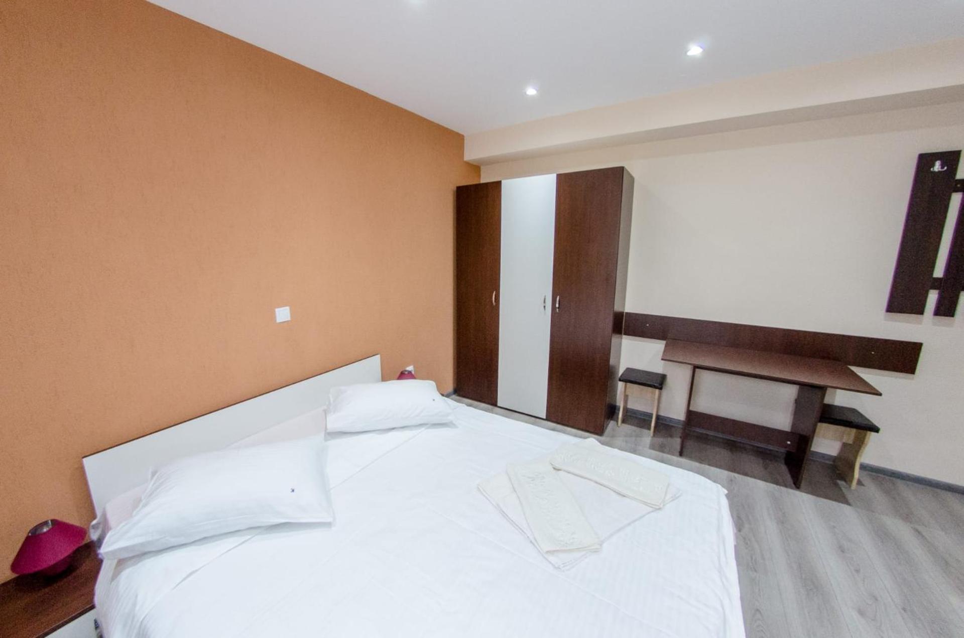 Double Room - Photo 3