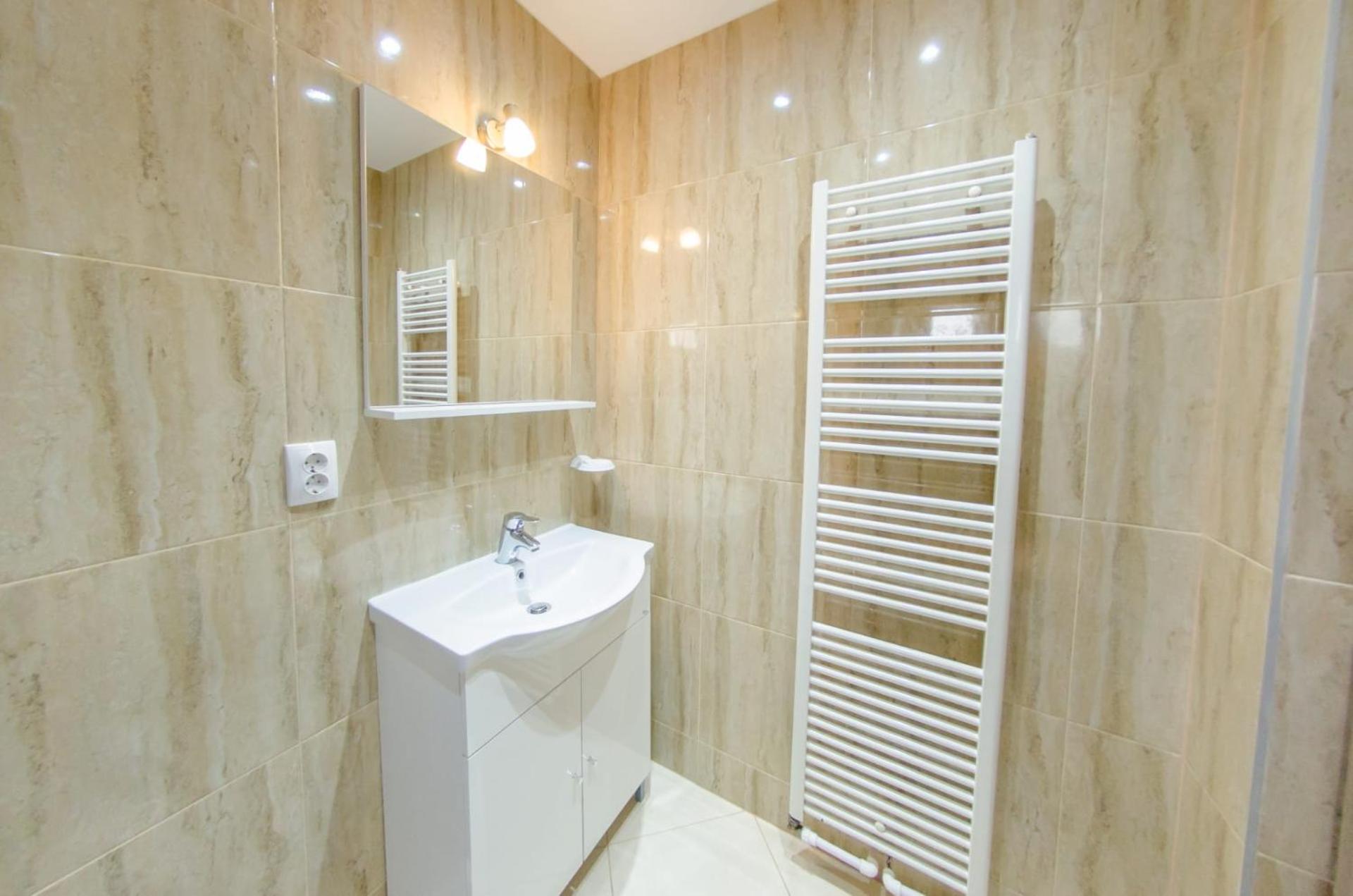 Double Room - Photo 13