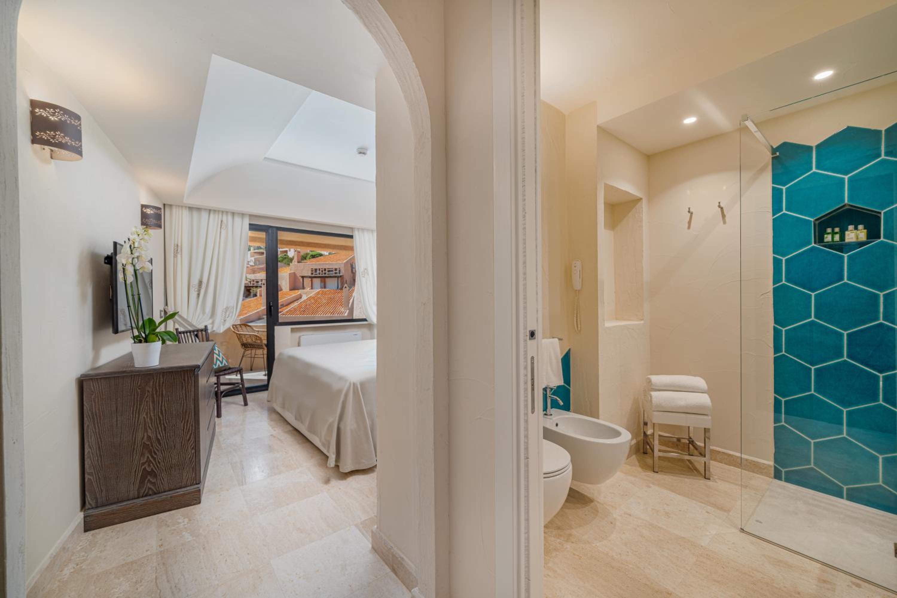 Prestige Double Room with Partial Sea View - Photo 14