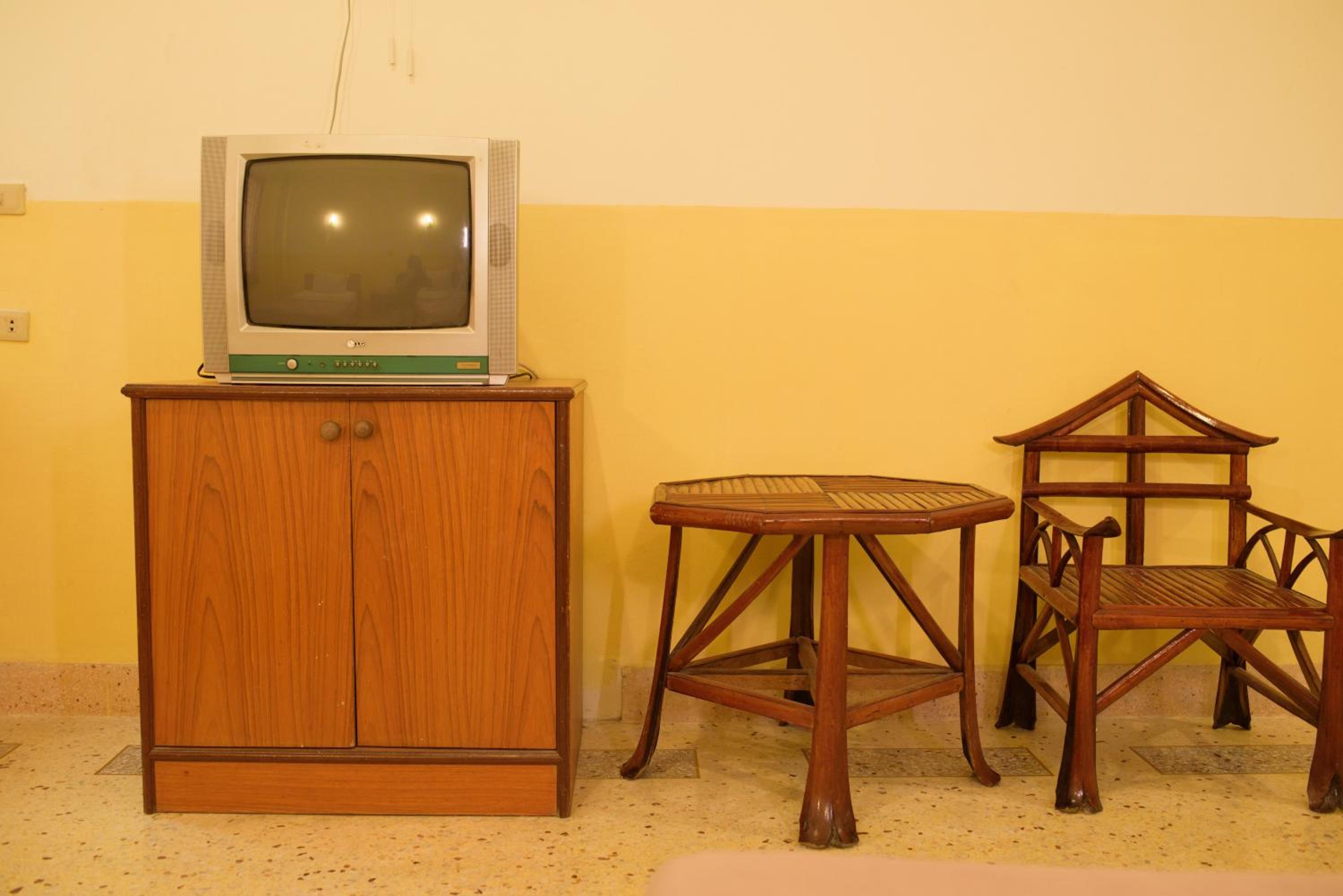 Standard Twin Room - Photo 6