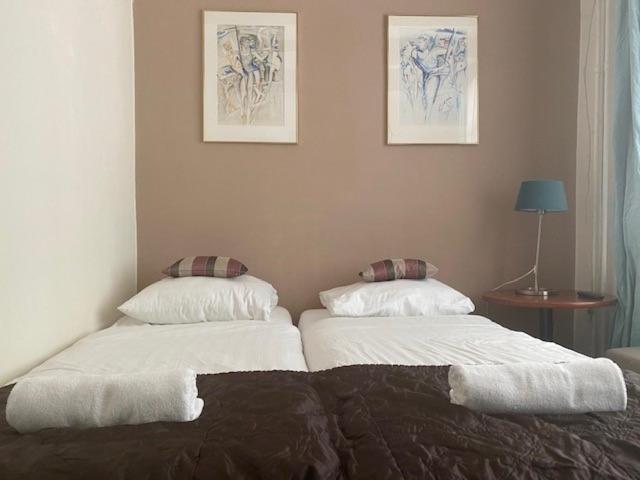 Double Room with Private Bathroom photo 2