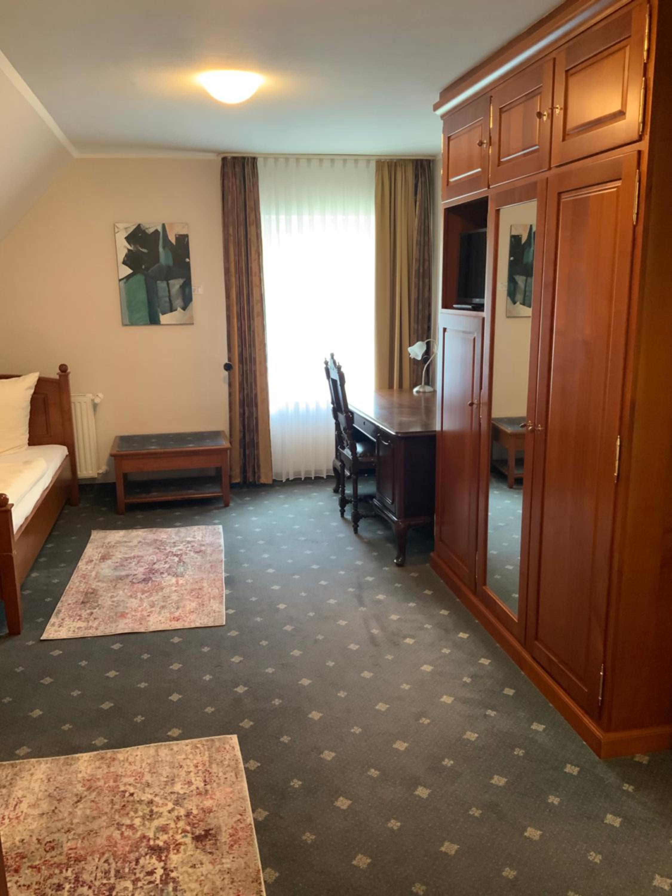 Economy Twin Room photo 2