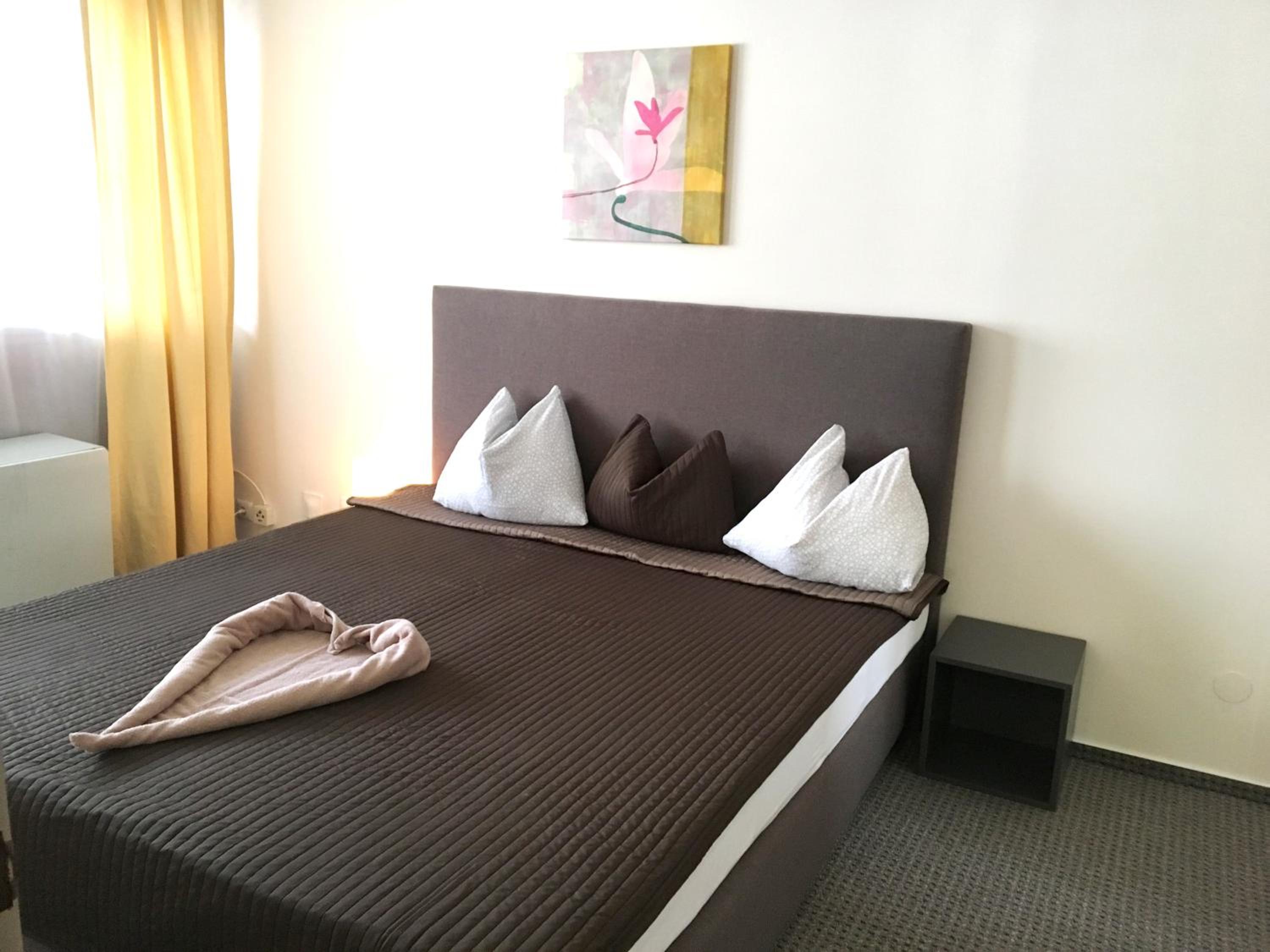 Four-Bedroom Apartment with Mountain View photo 2