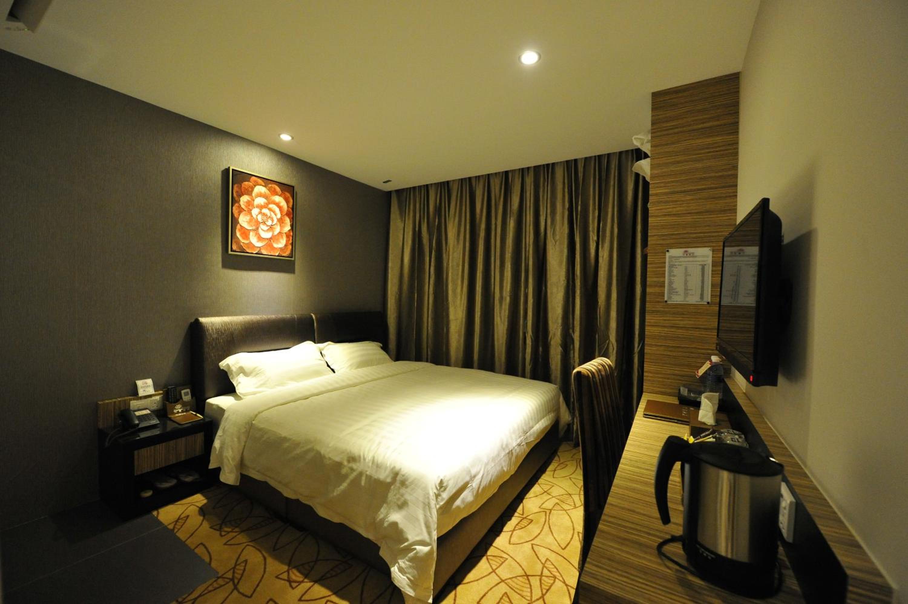 Deluxe King Room photo 3