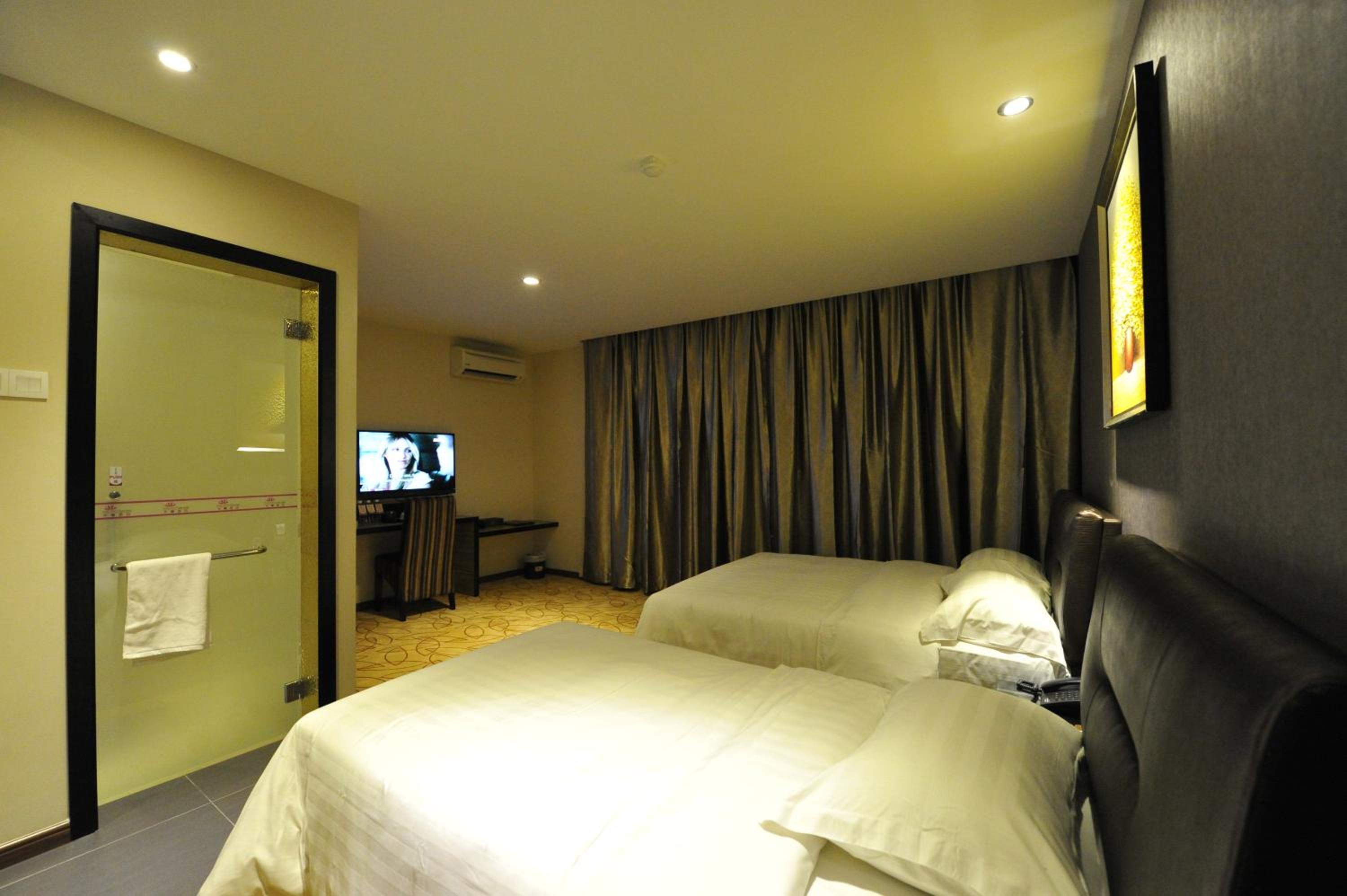 Deluxe Family Room photo 3