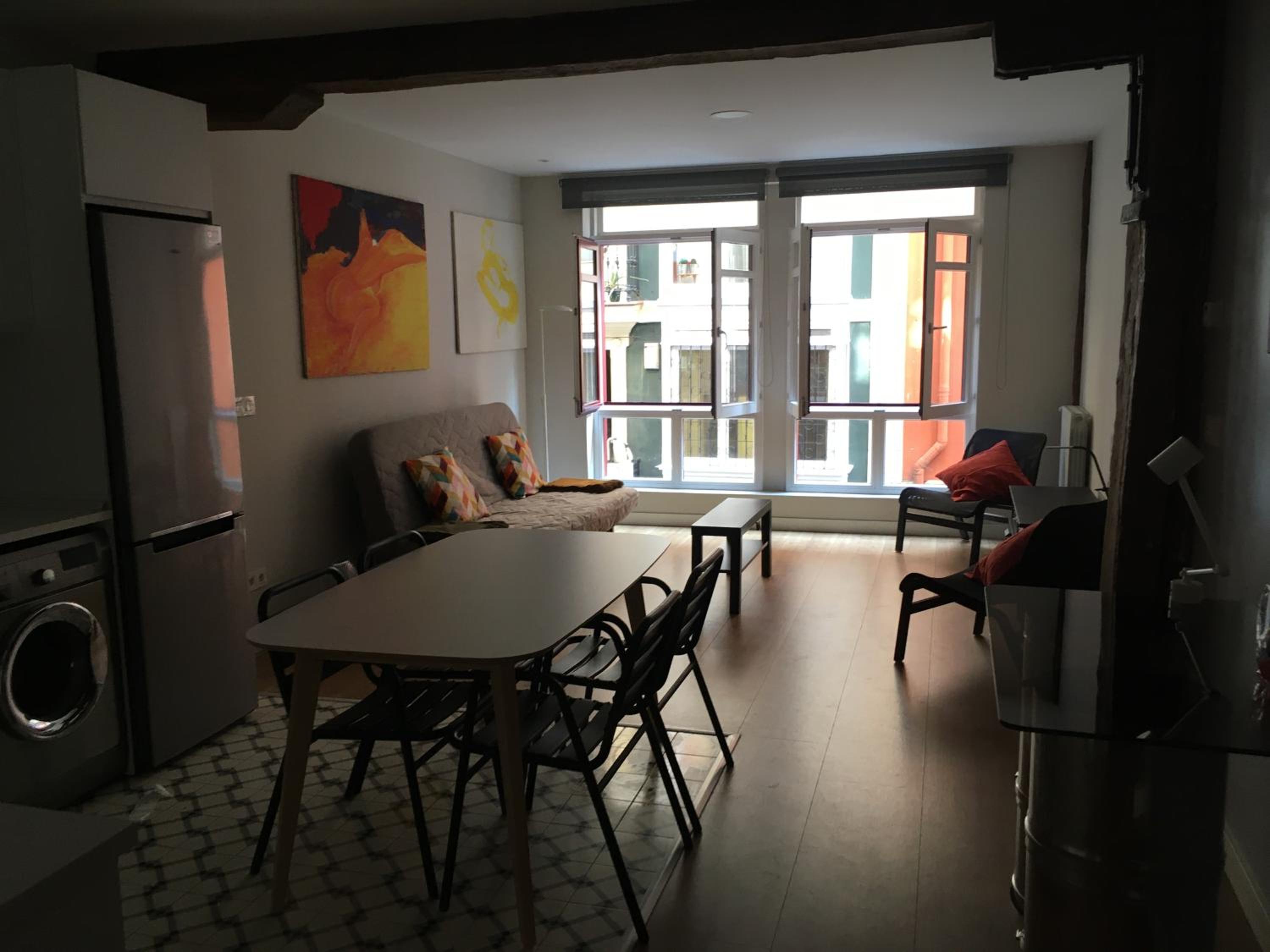 Two-Bedroom Apartment - Photo 4