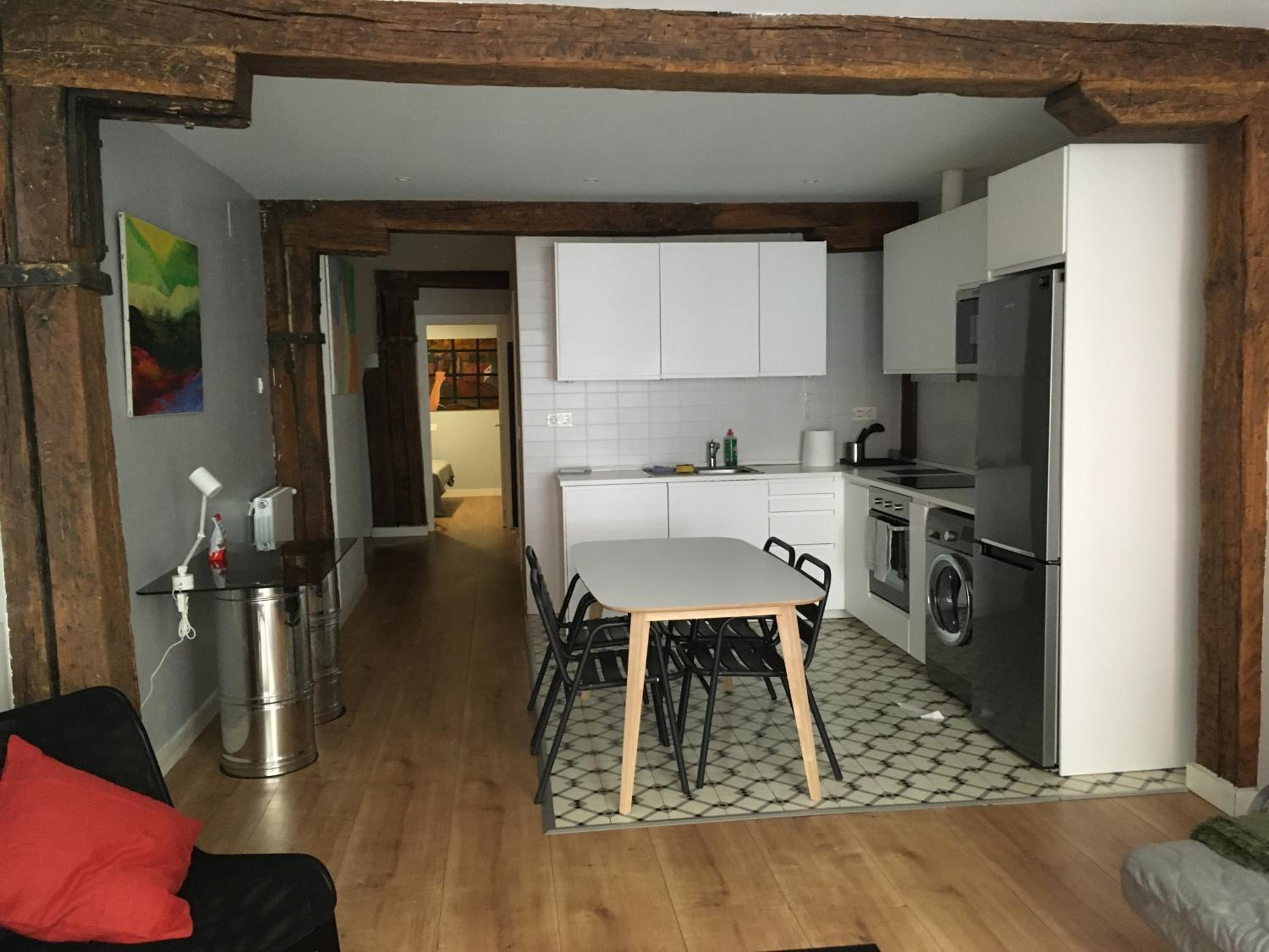 Two-Bedroom Apartment - Photo 3