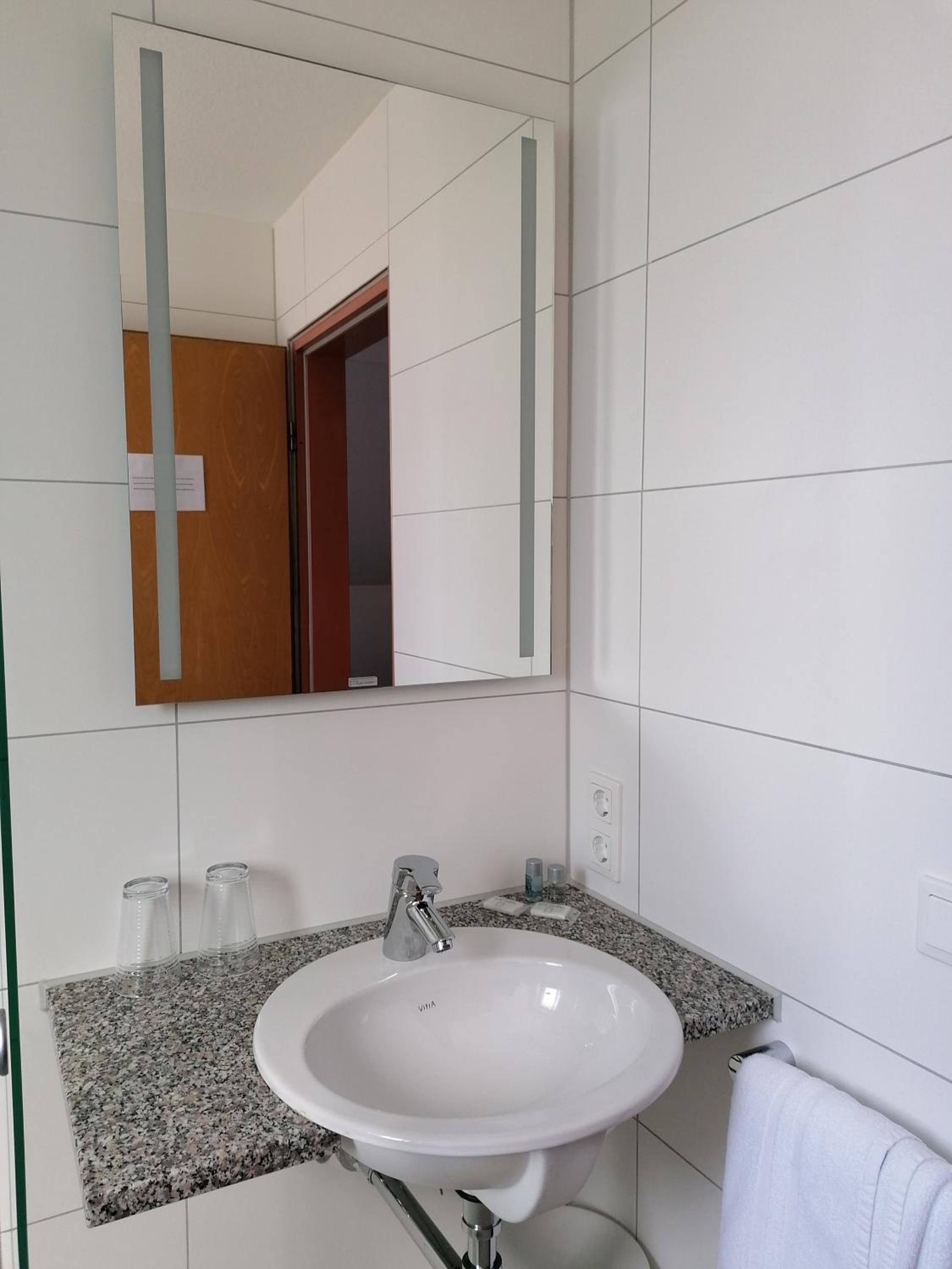 Double Room with Private Bathroom photo 3