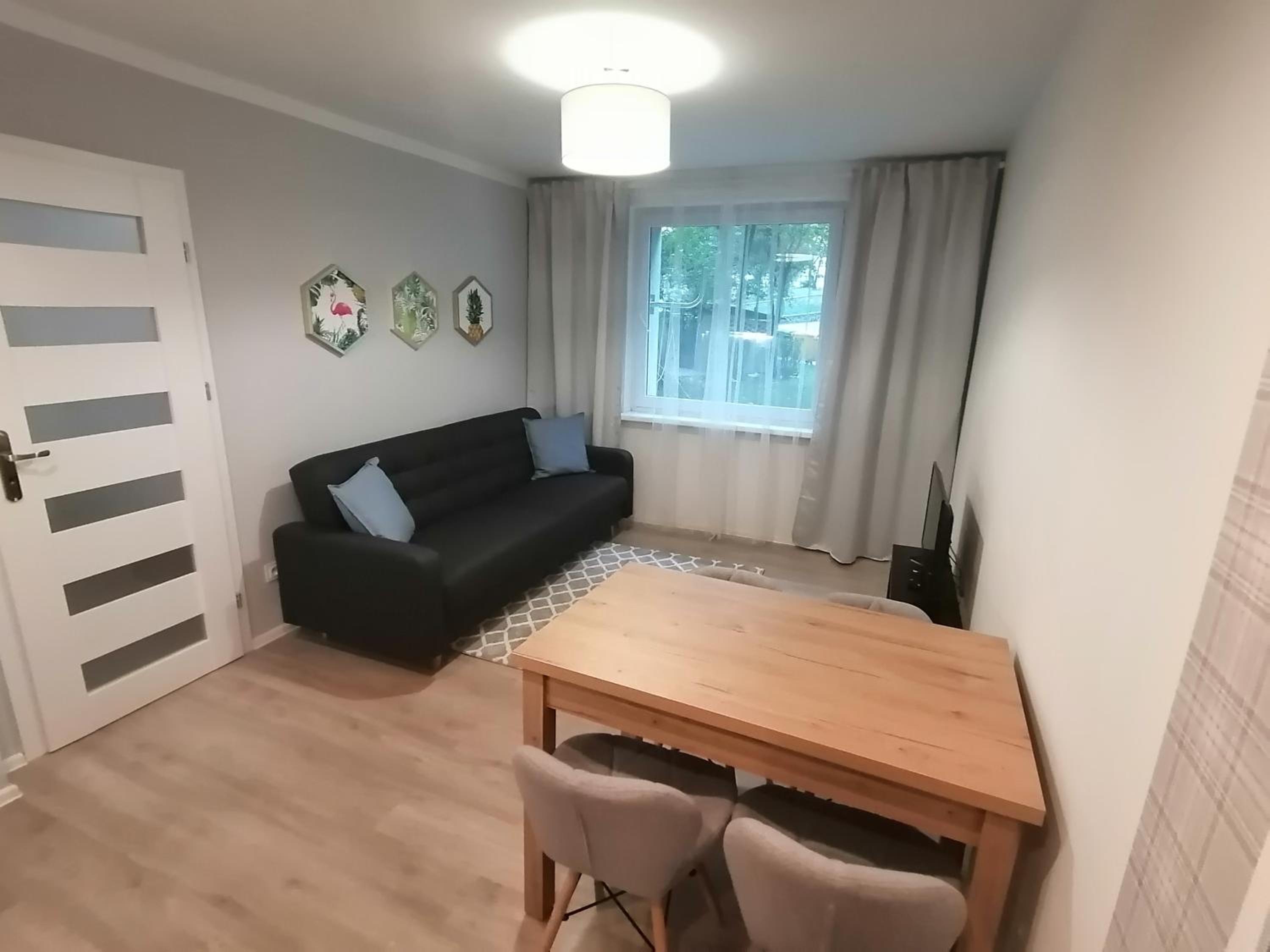 One-Bedroom Apartment - Photo 2