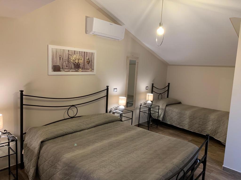 Deluxe Room (2 Adults + 1 Child)